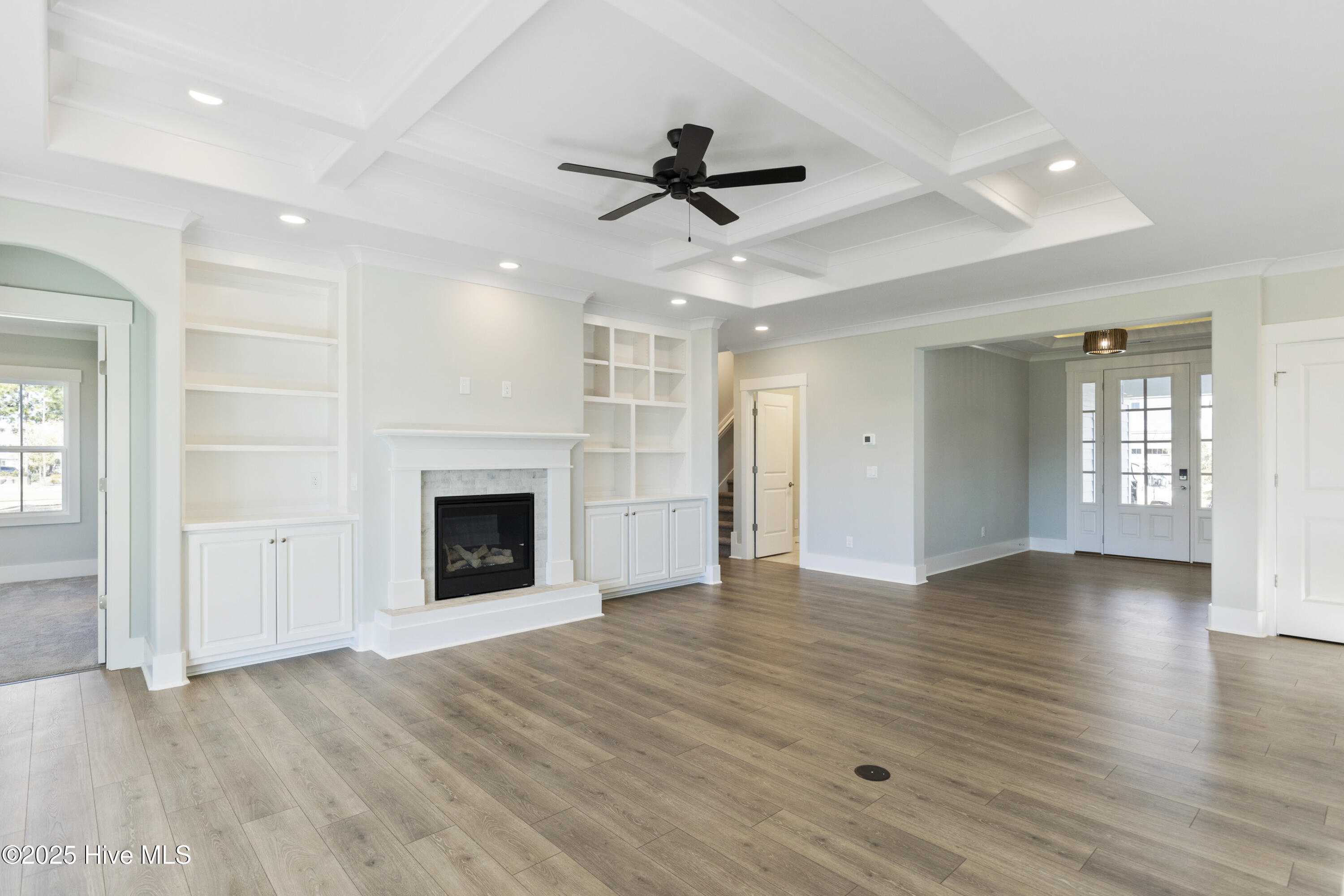 100557936 | Photo 12