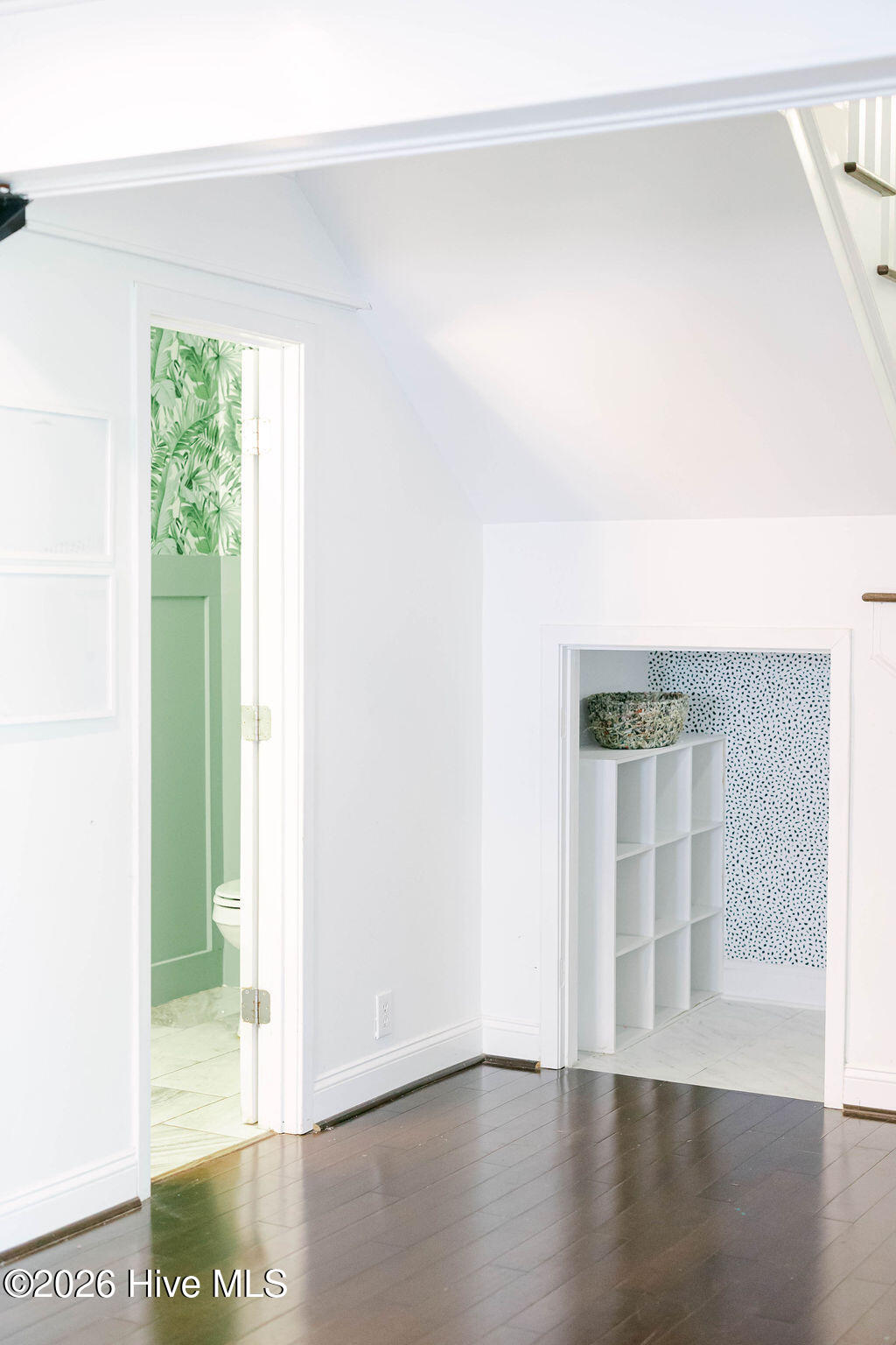 100558568 | Photo 17