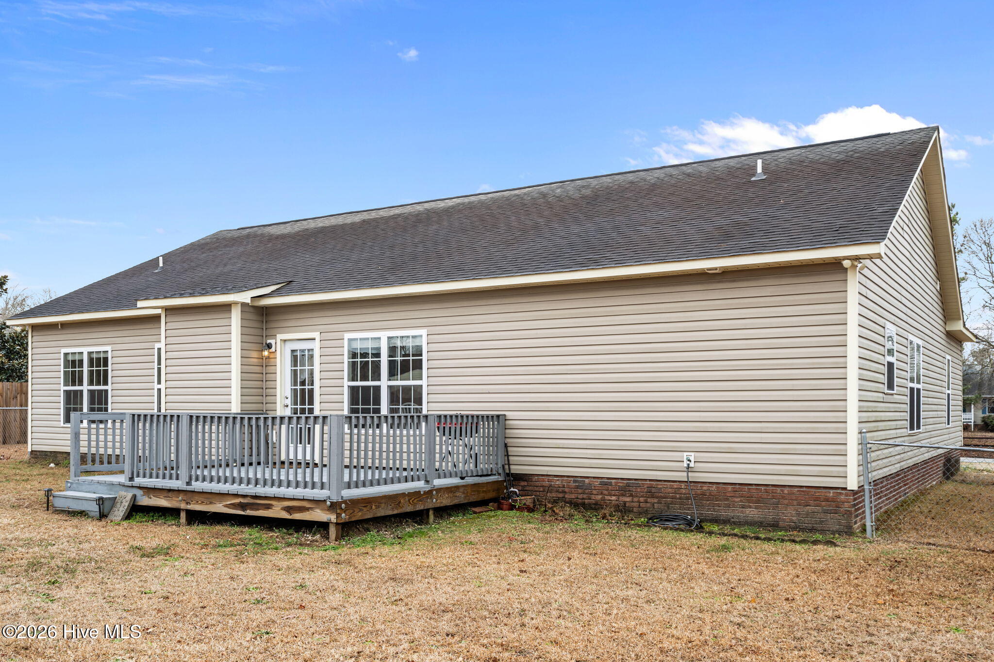 100549780 | Photo 39