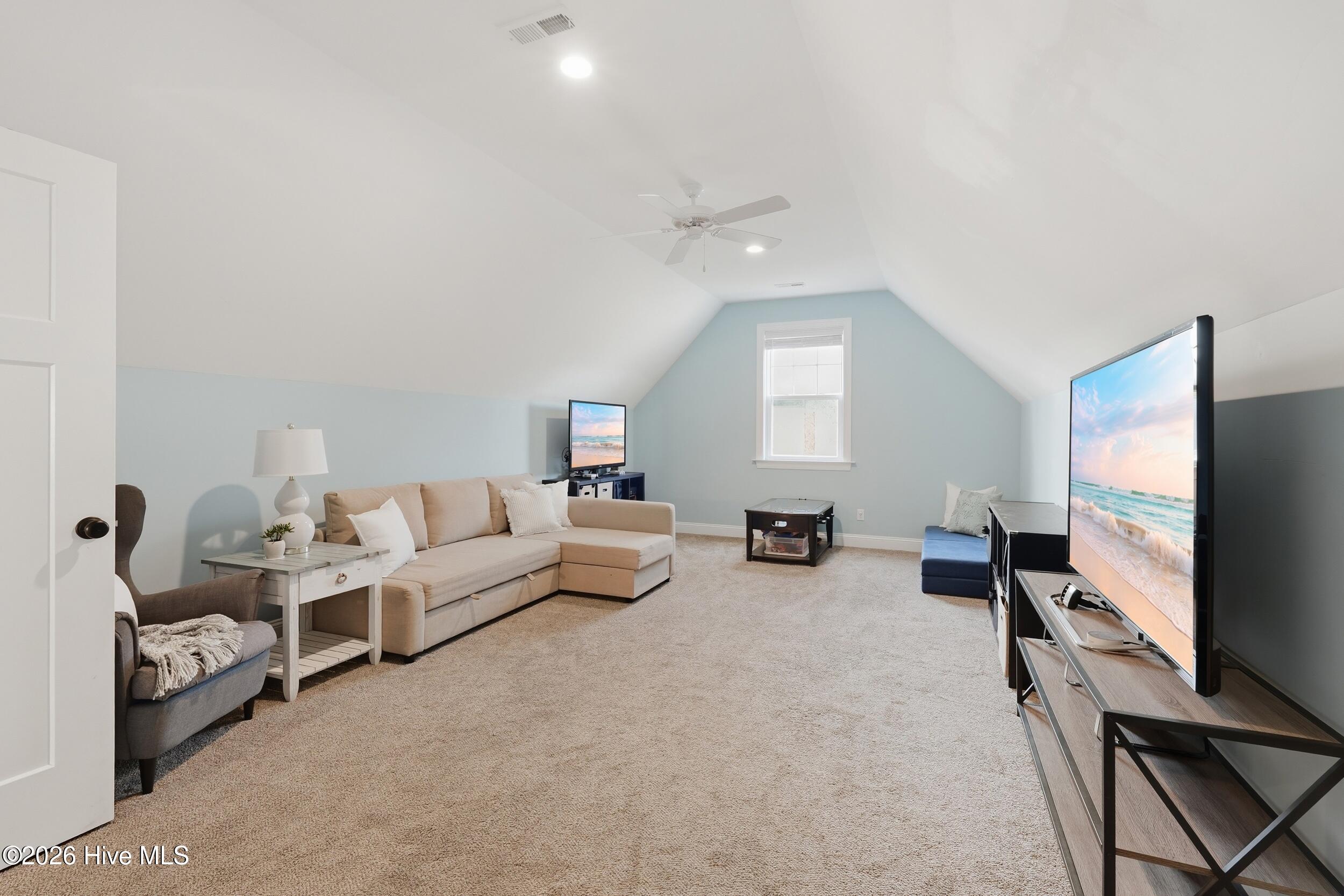 100565388 | Photo 52