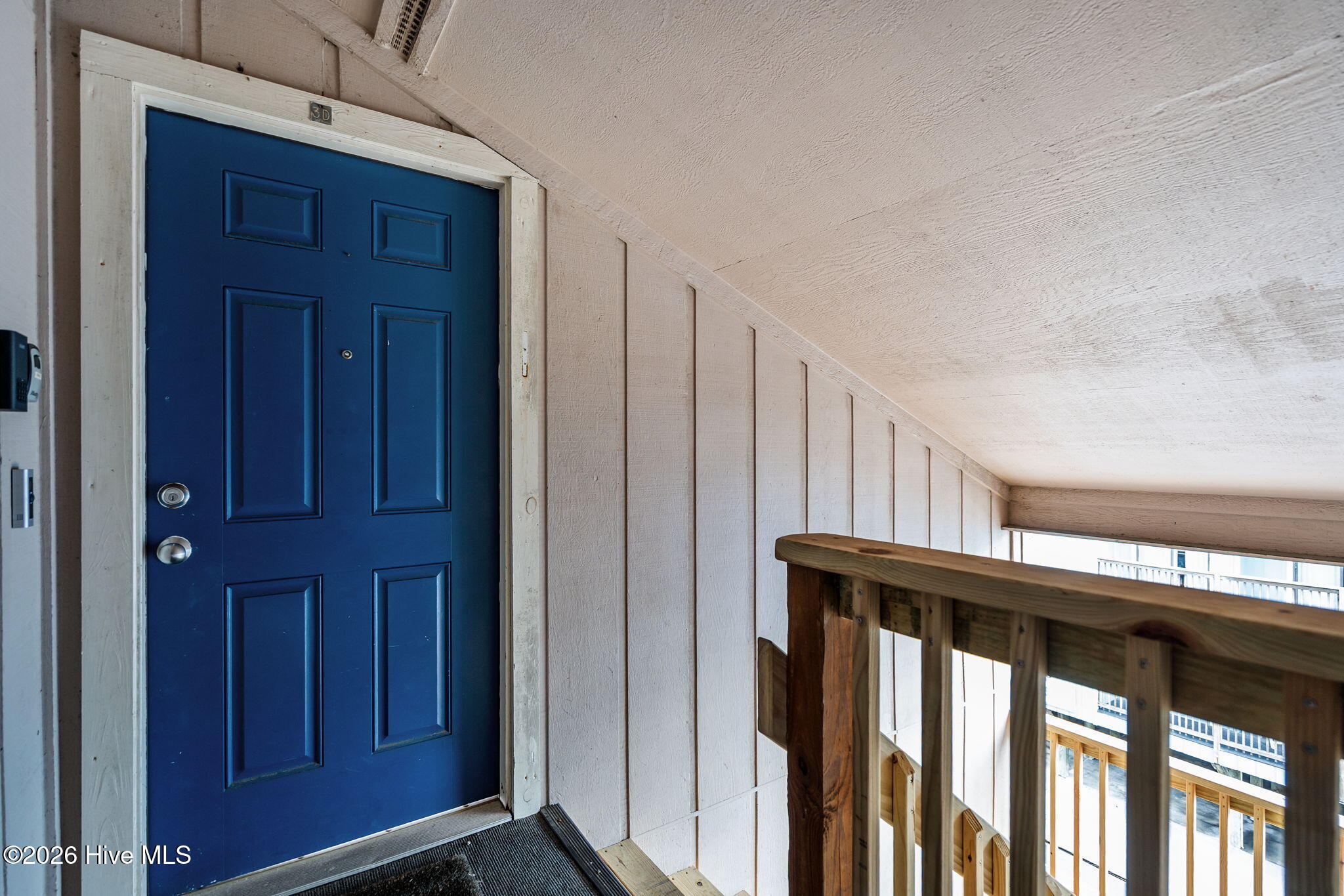 100547244 | Photo 50