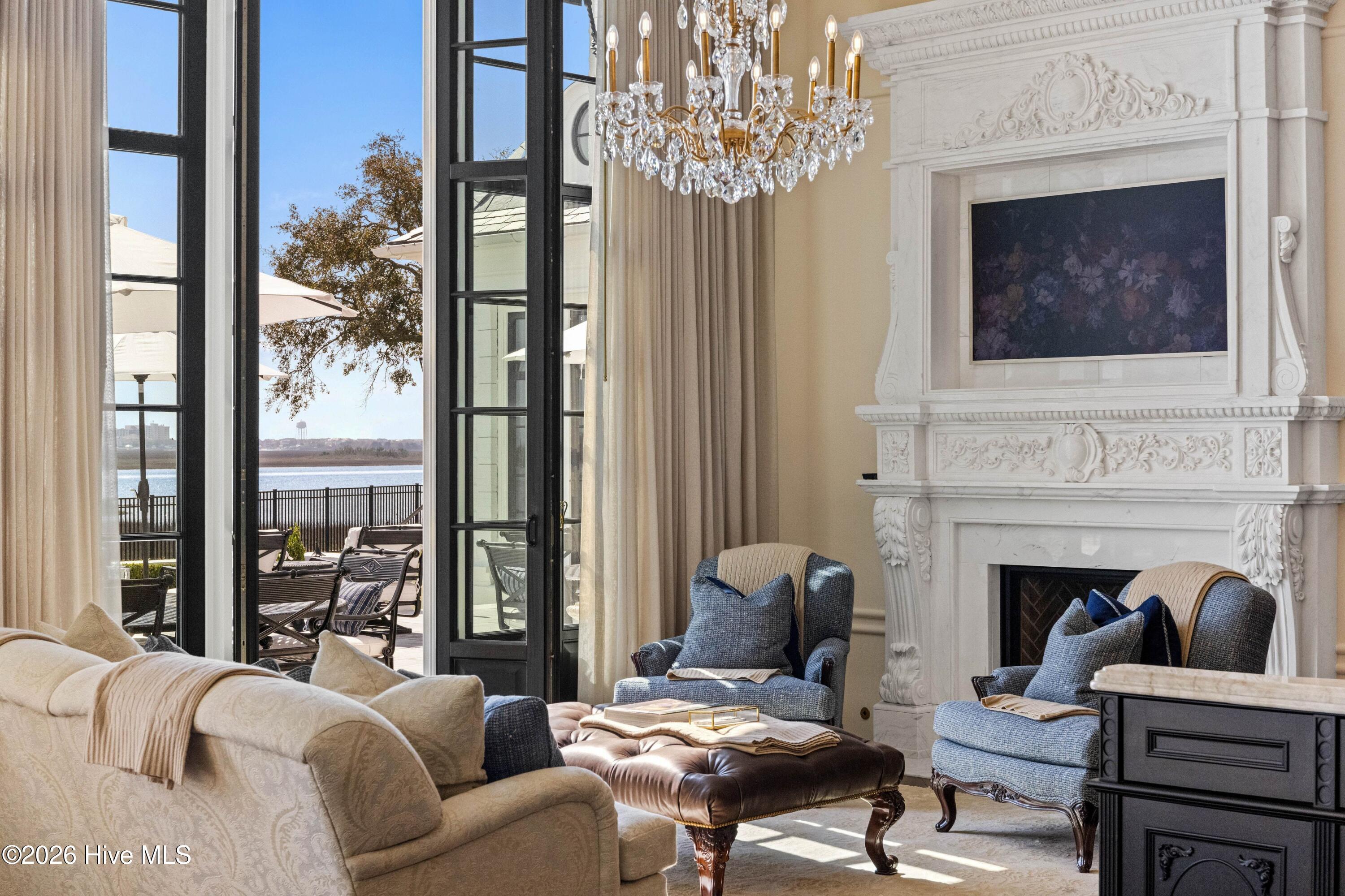 100569177 | Photo 25