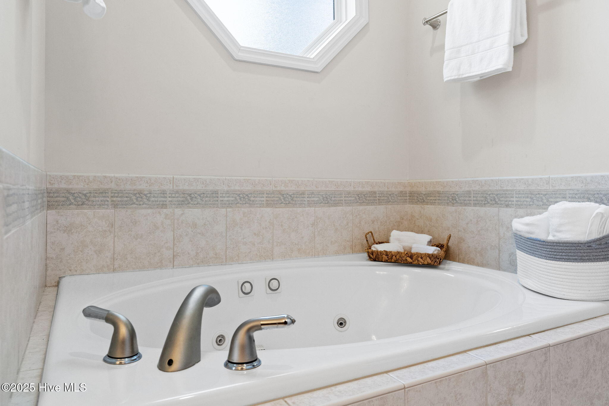 100523861 | Photo 26