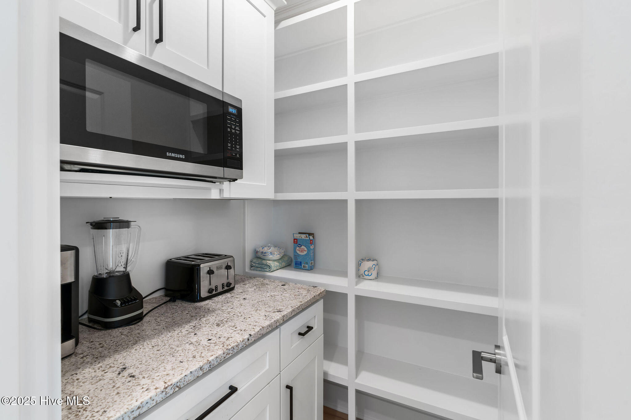 100555658 | Photo 24