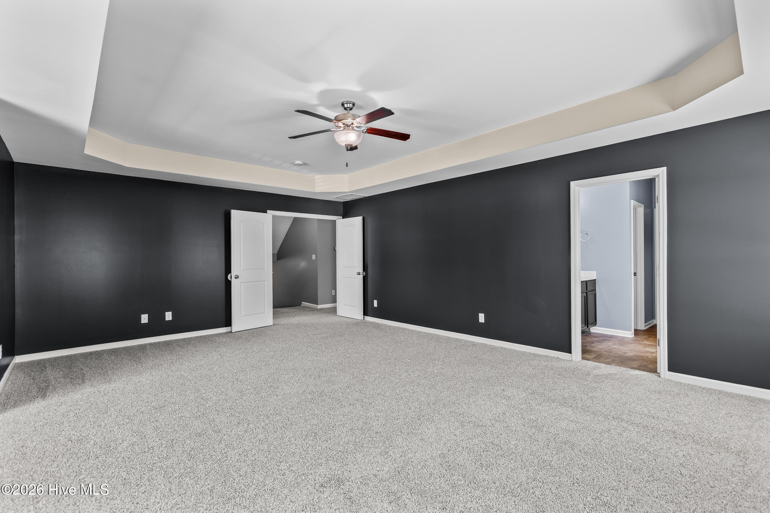 100562604 | Photo 23