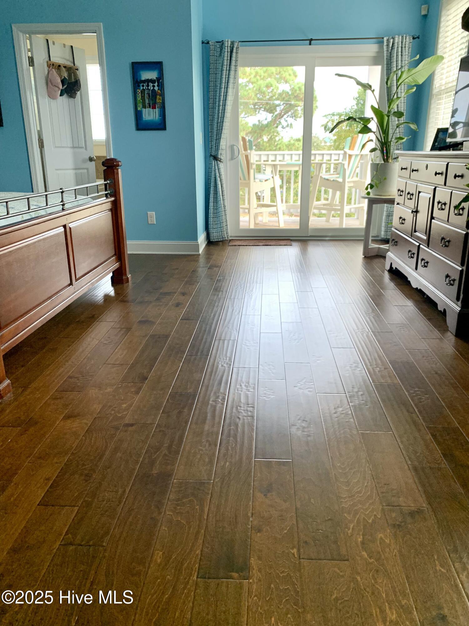 100536015 | Photo 33