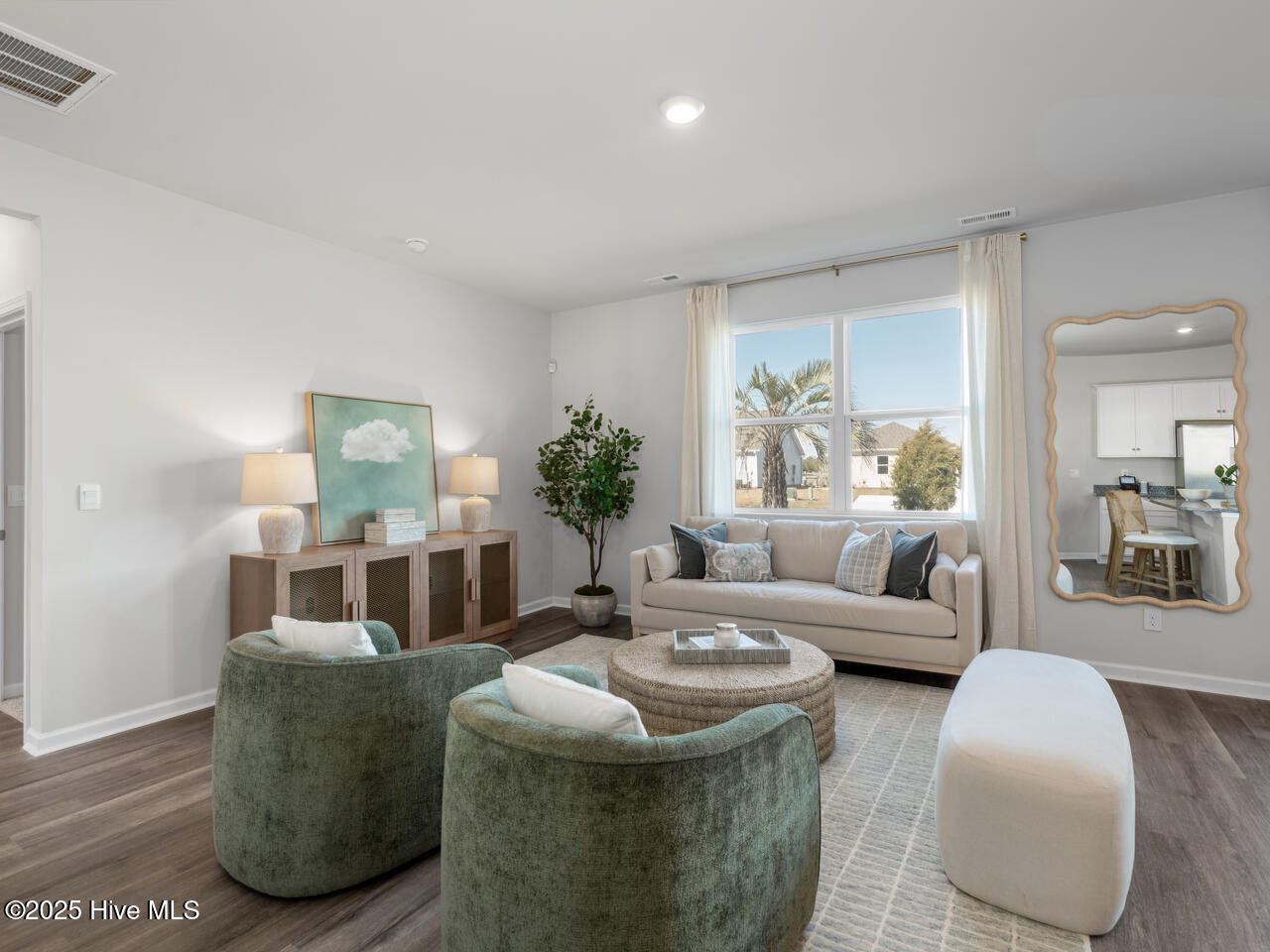 100553727 | Photo 13