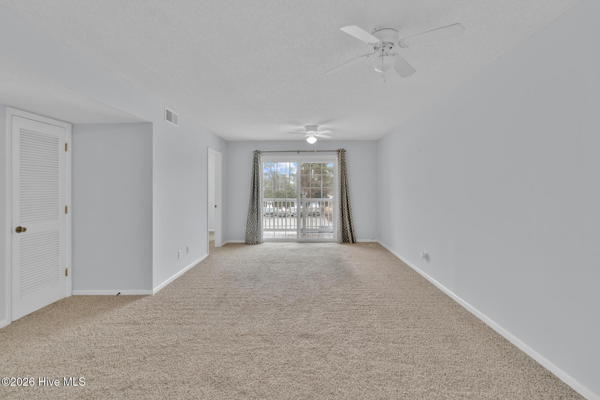 100551313 | Photo 14