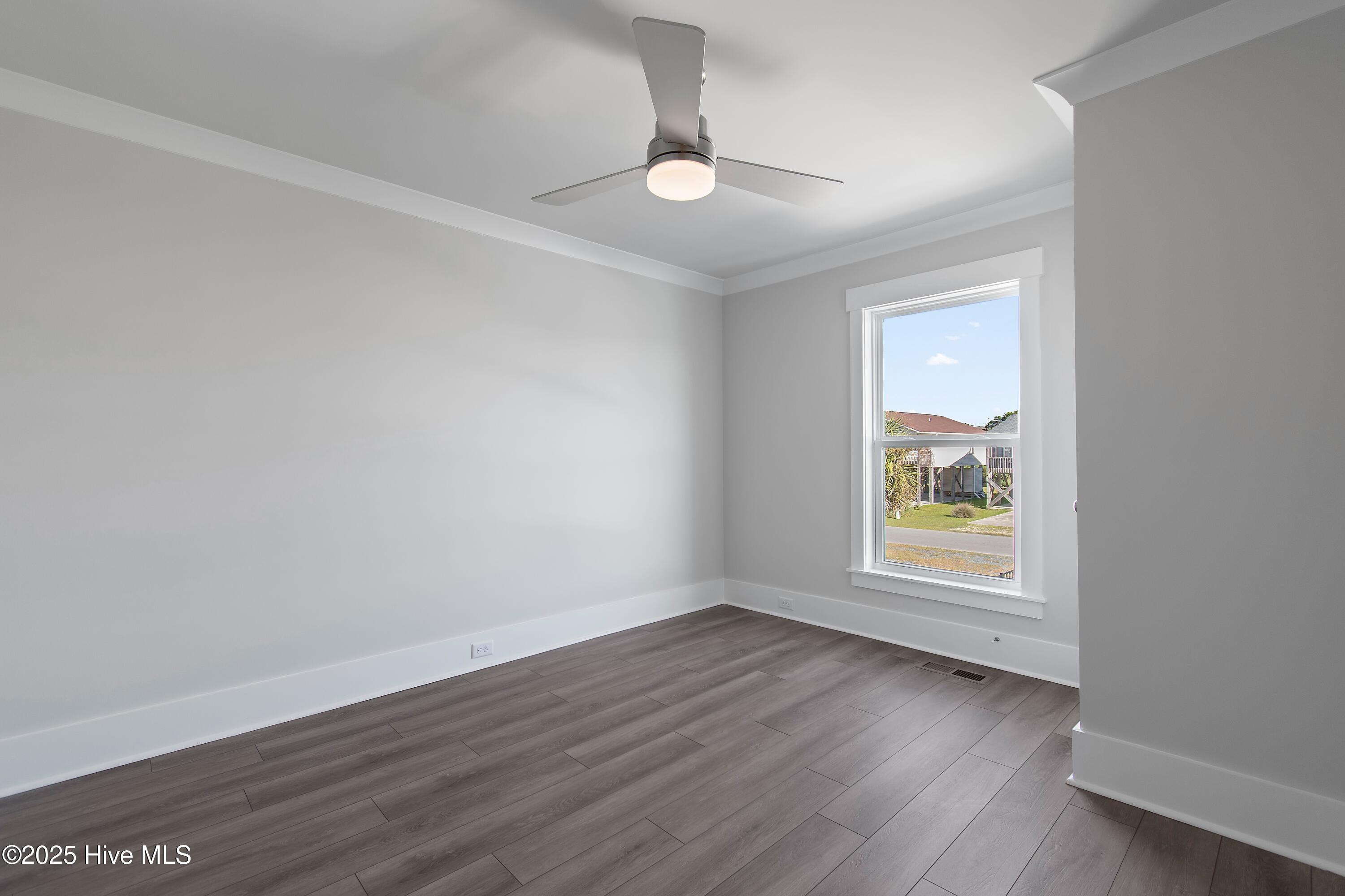 100511699 | Photo 57