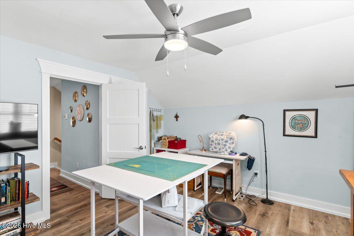 100547880 | Photo 41