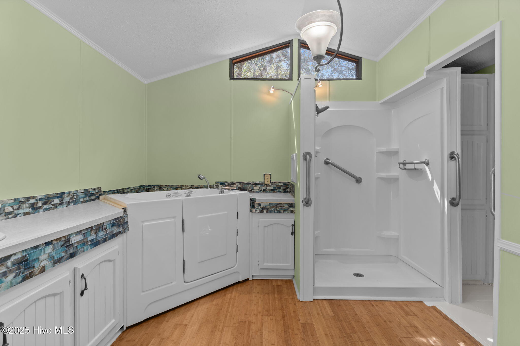 100531934 | Photo 13