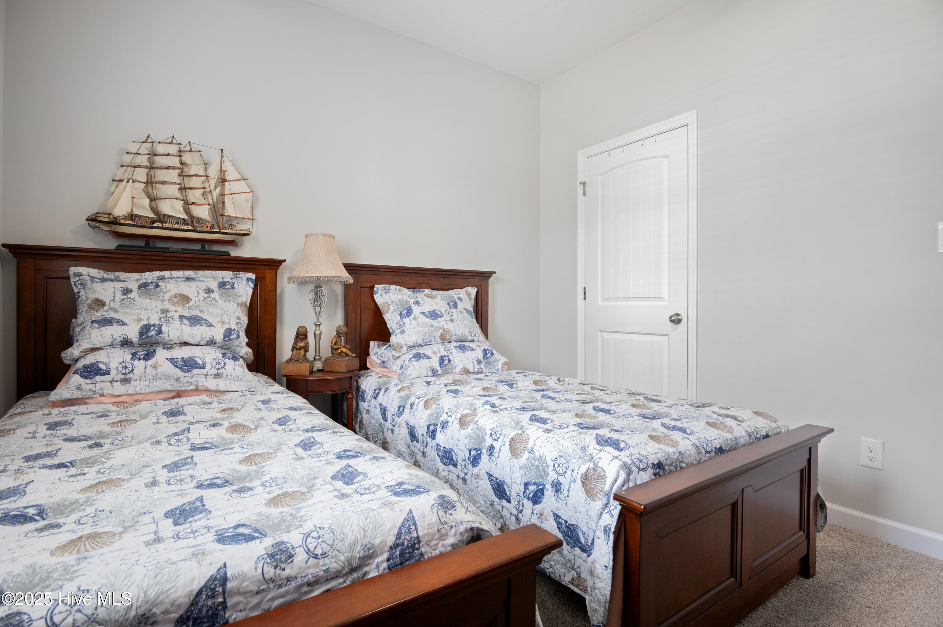 100527902 | Photo 24