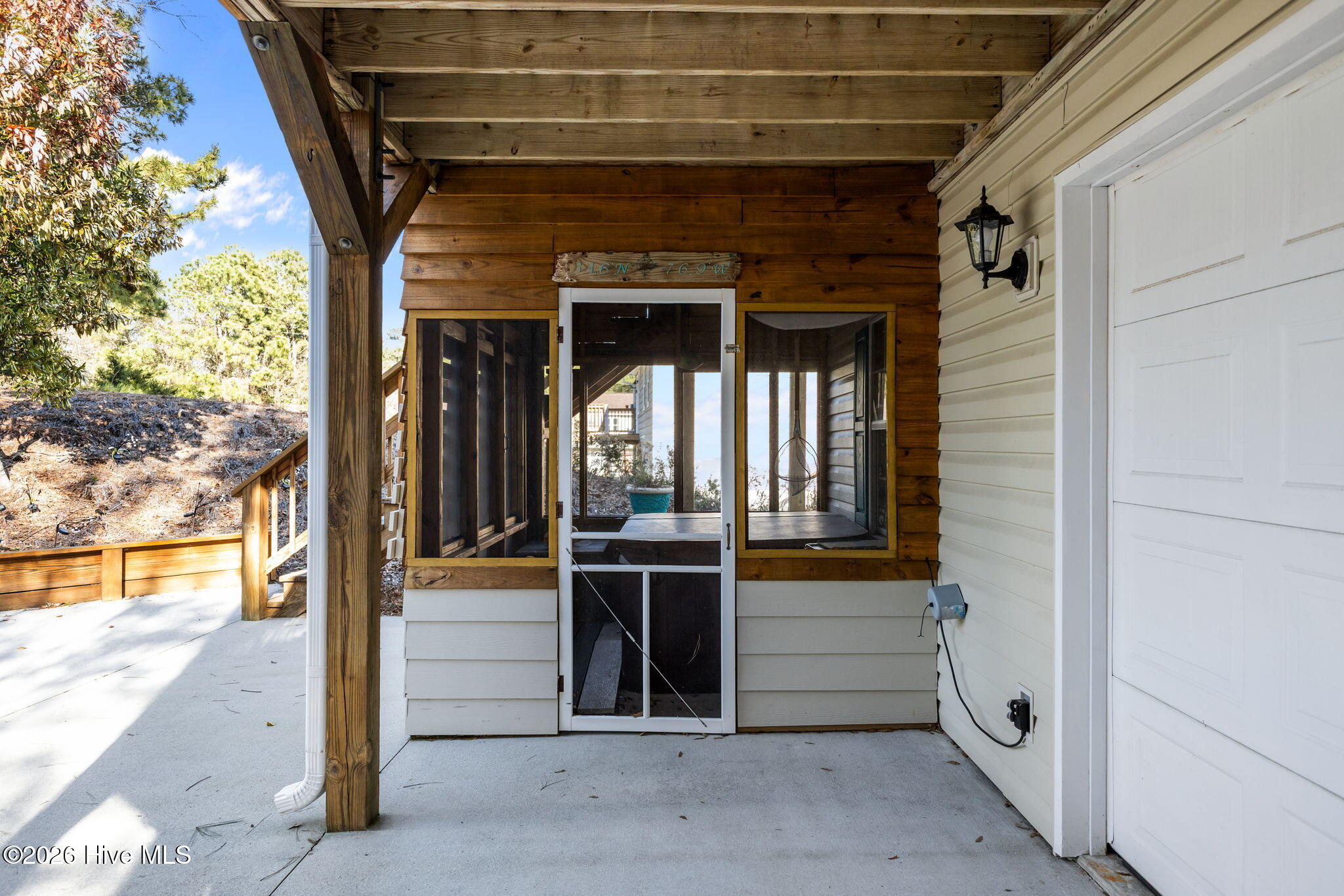 100561446 | Photo 32