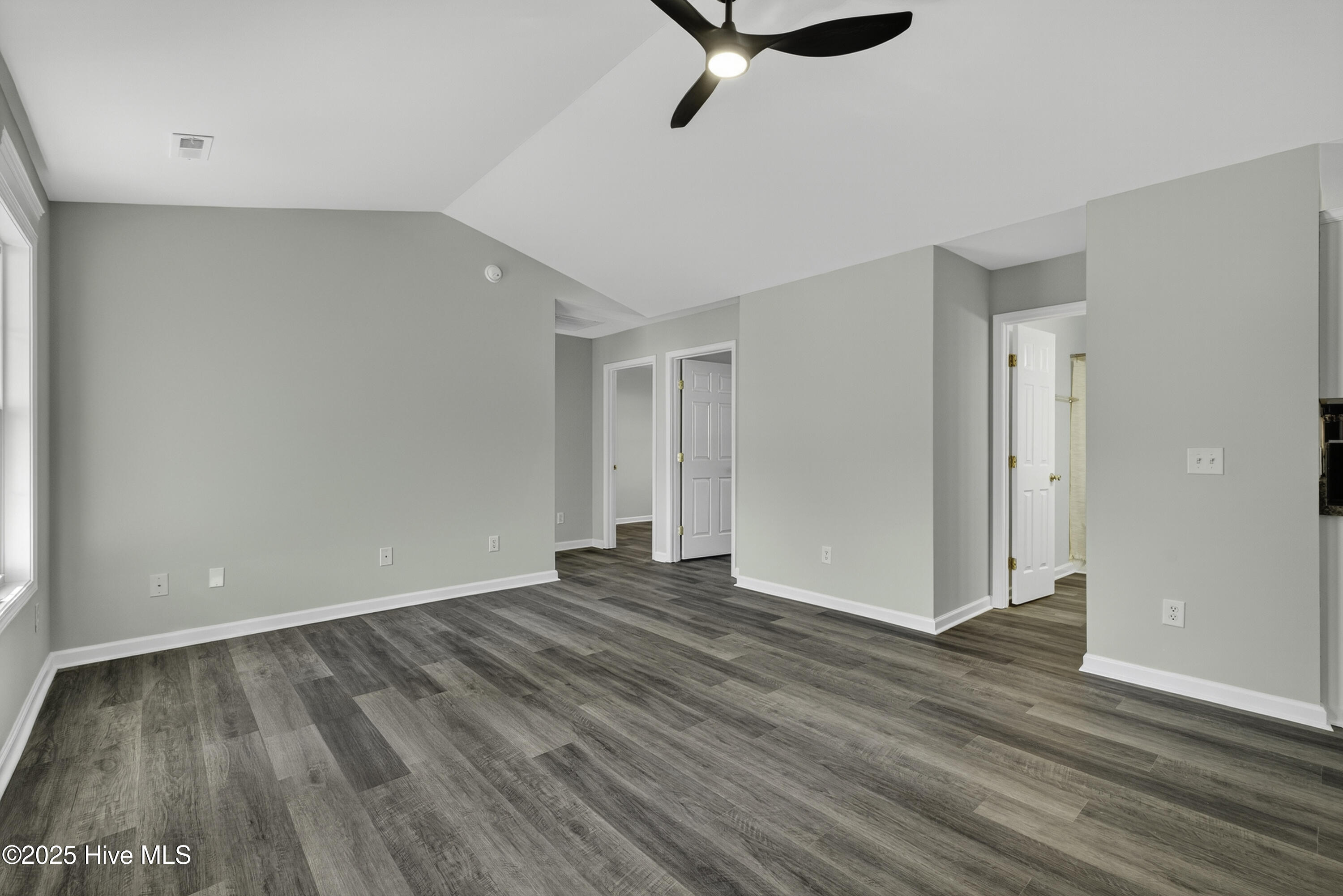 Homes for sale in Burgaw, NC | 204 Larchmont Ct, Burgaw, NC 28425 | MLS# 100537514