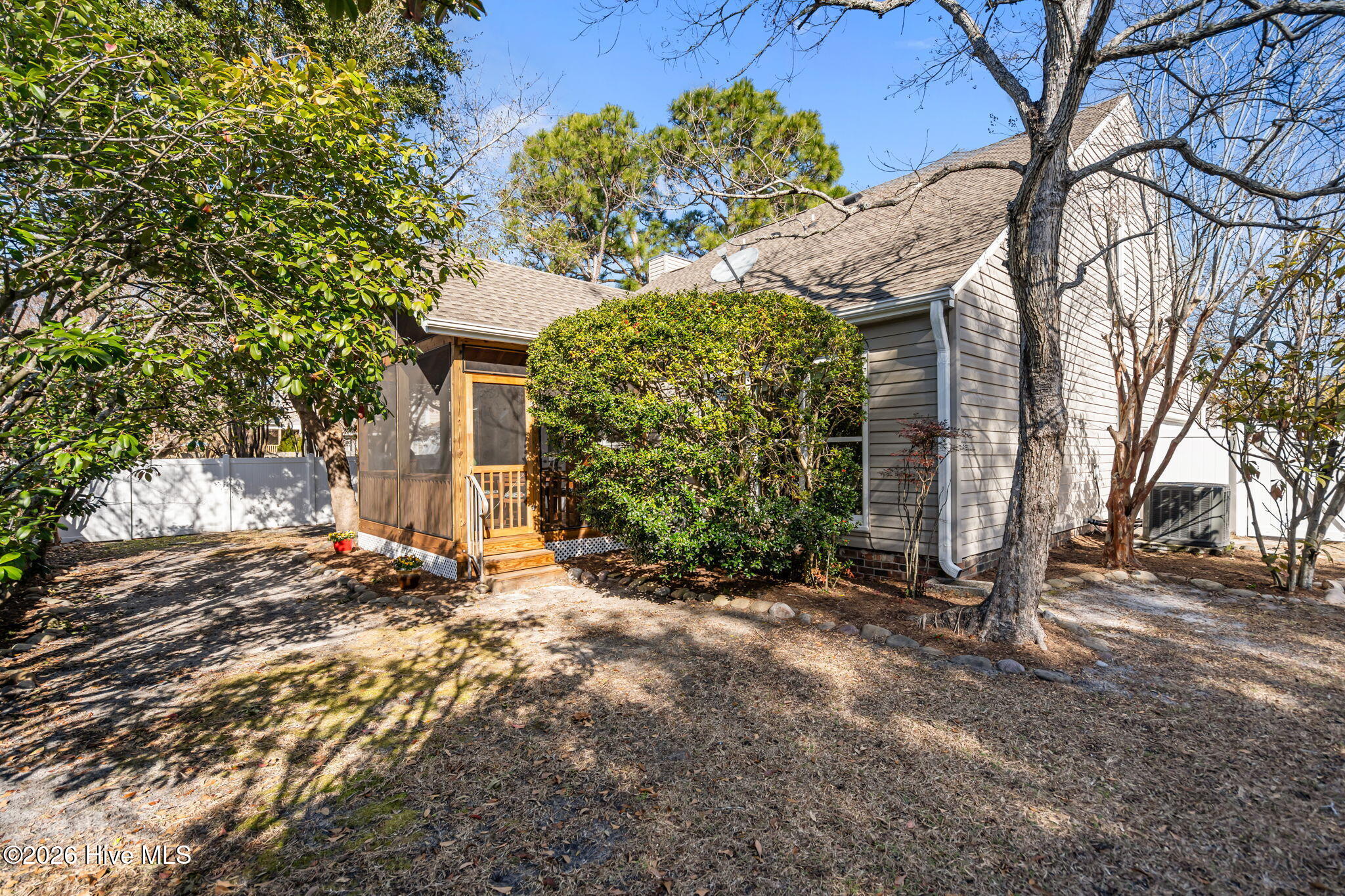 100547043 | Photo 38