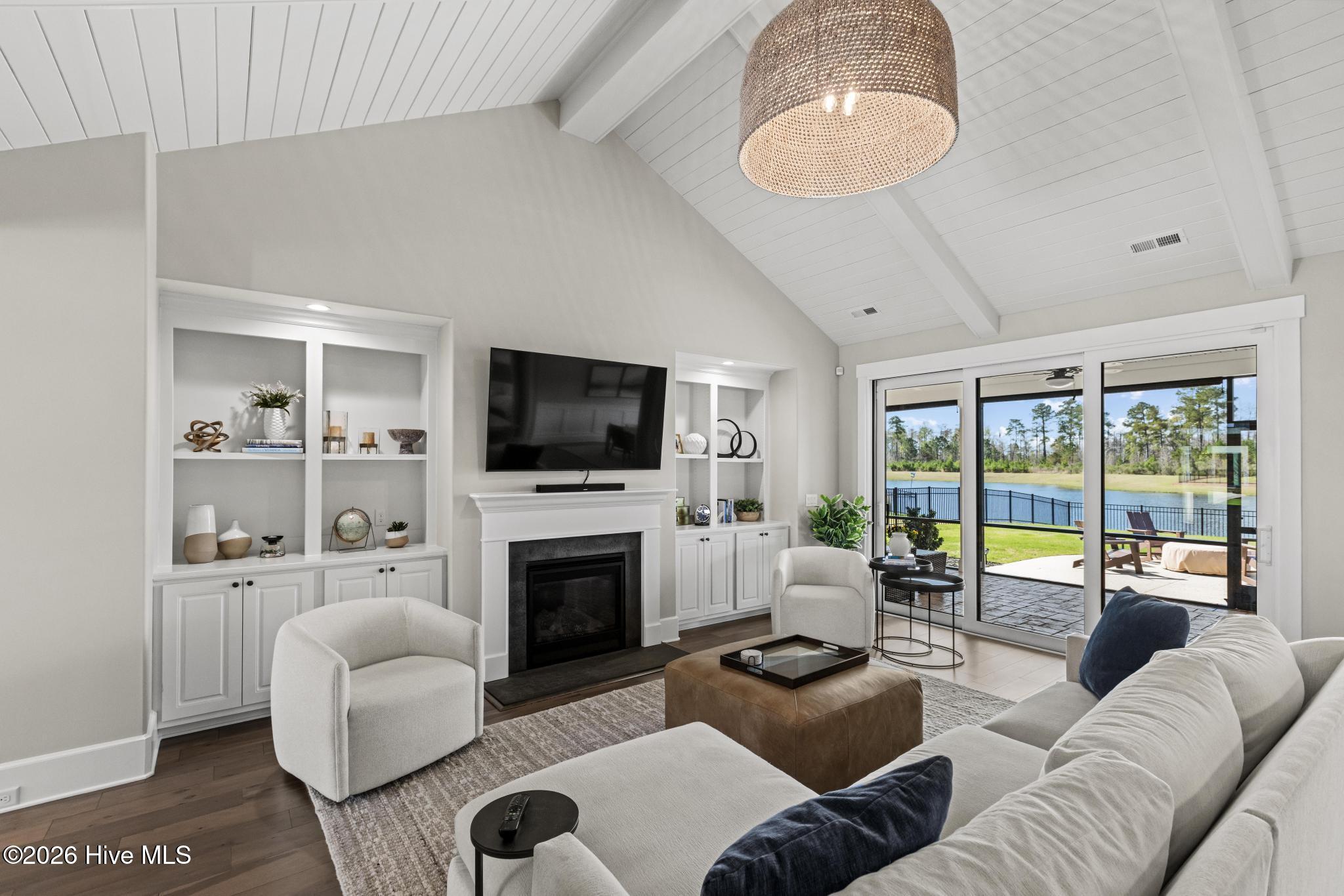 100561204 | Photo 15