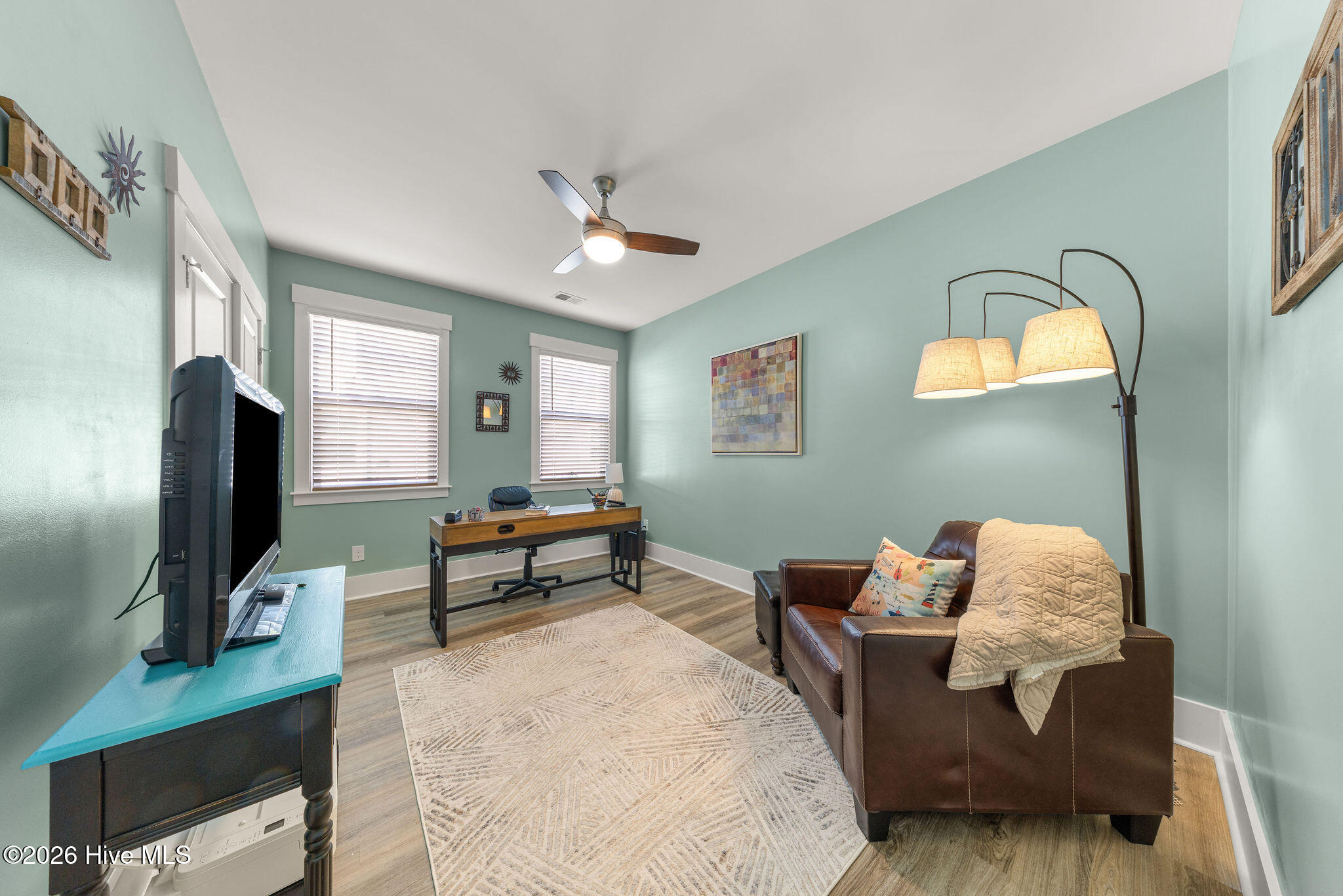 100554003 | Photo 14