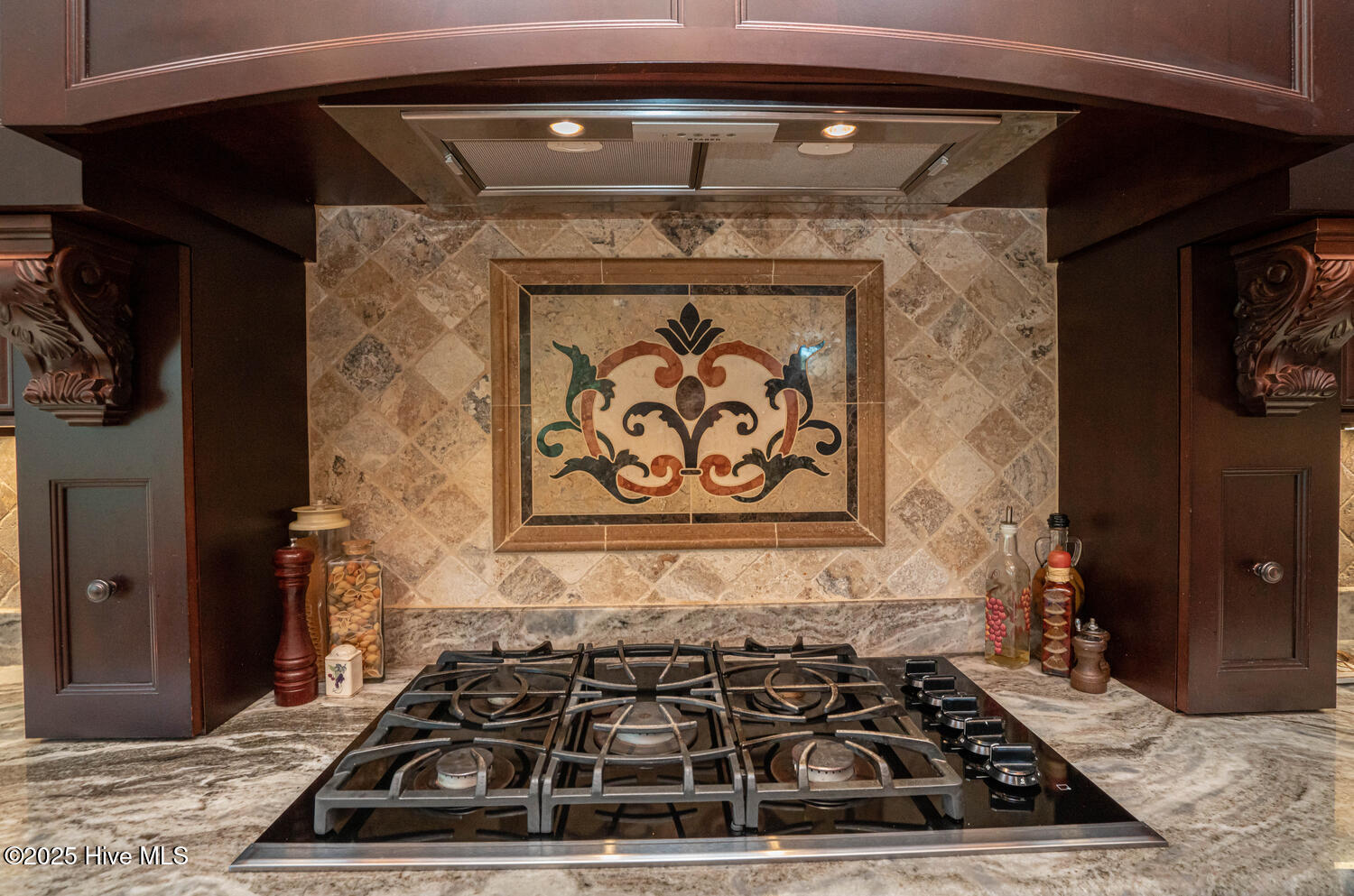 100534571 | Photo 25