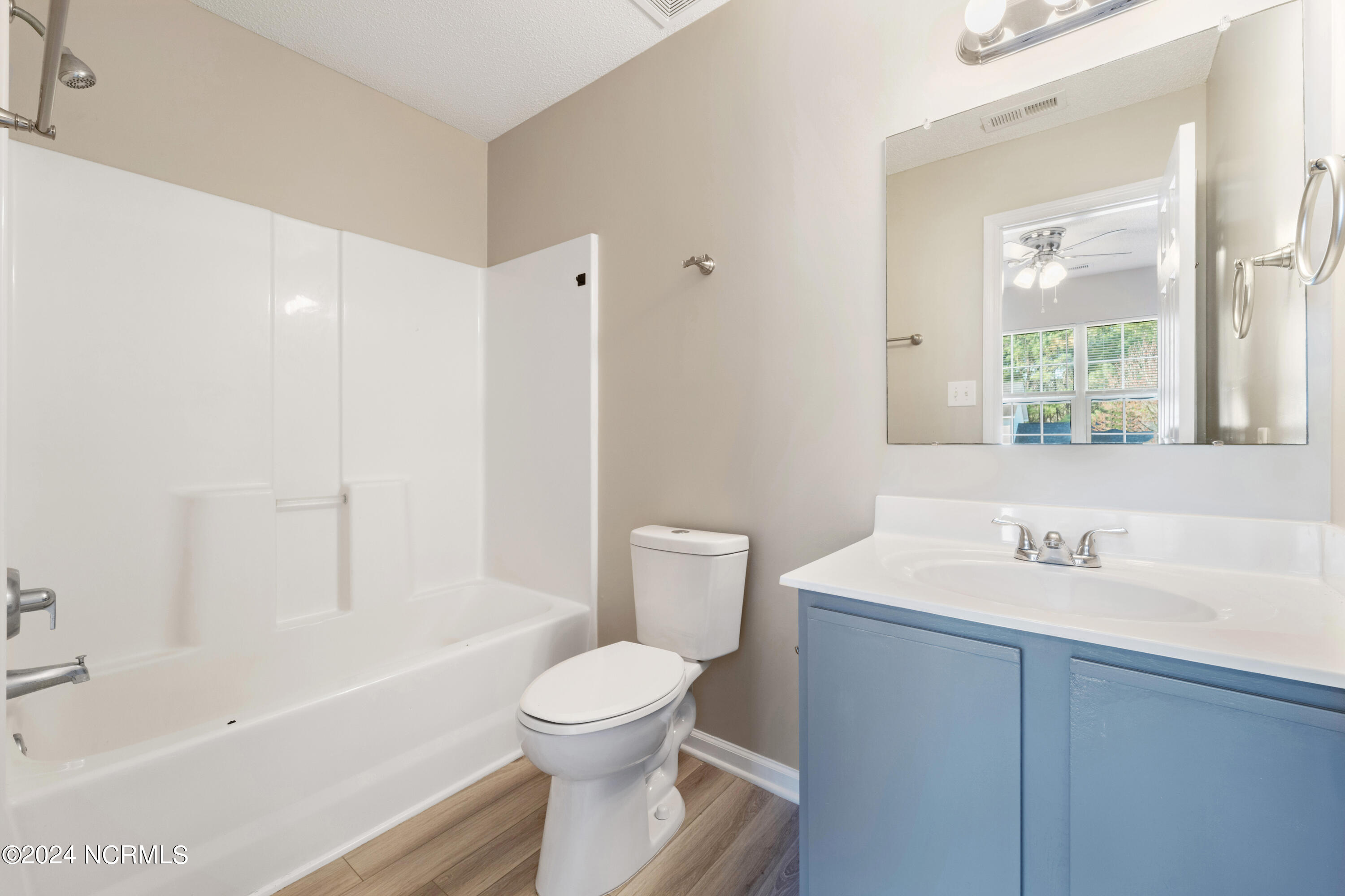 100567898 | Photo 10