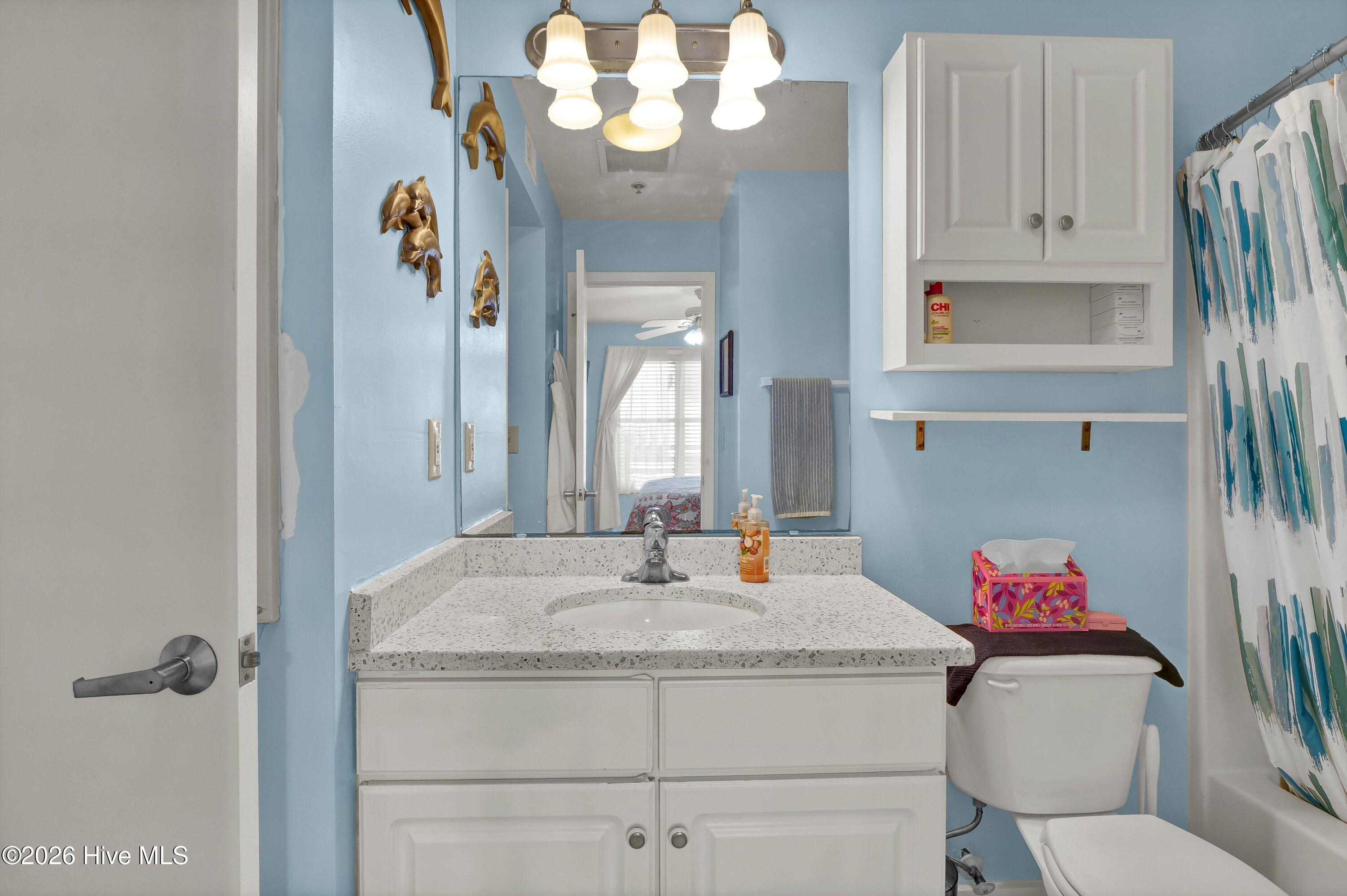 100549737 | Photo 15