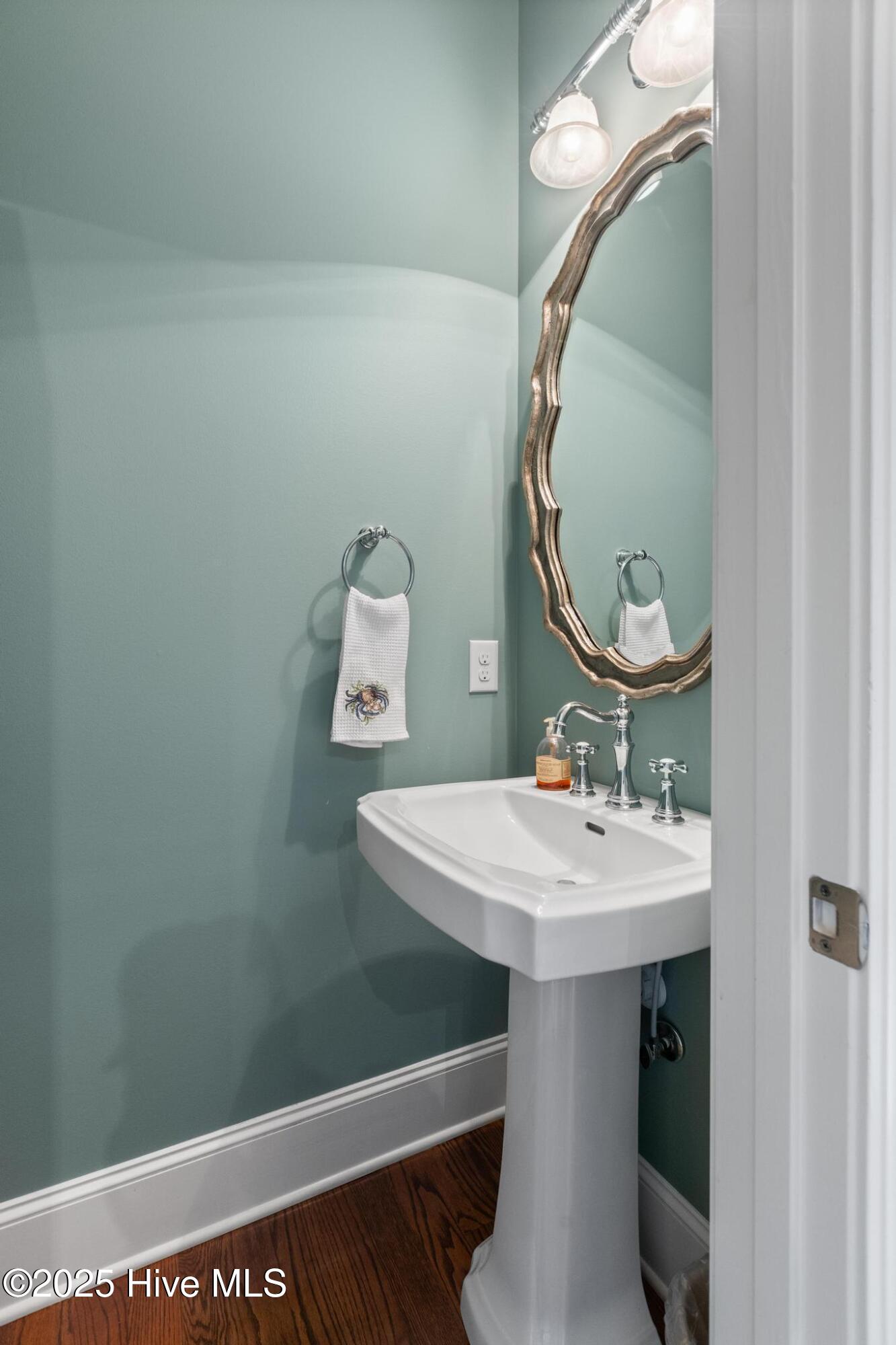 100567588 | Photo 39