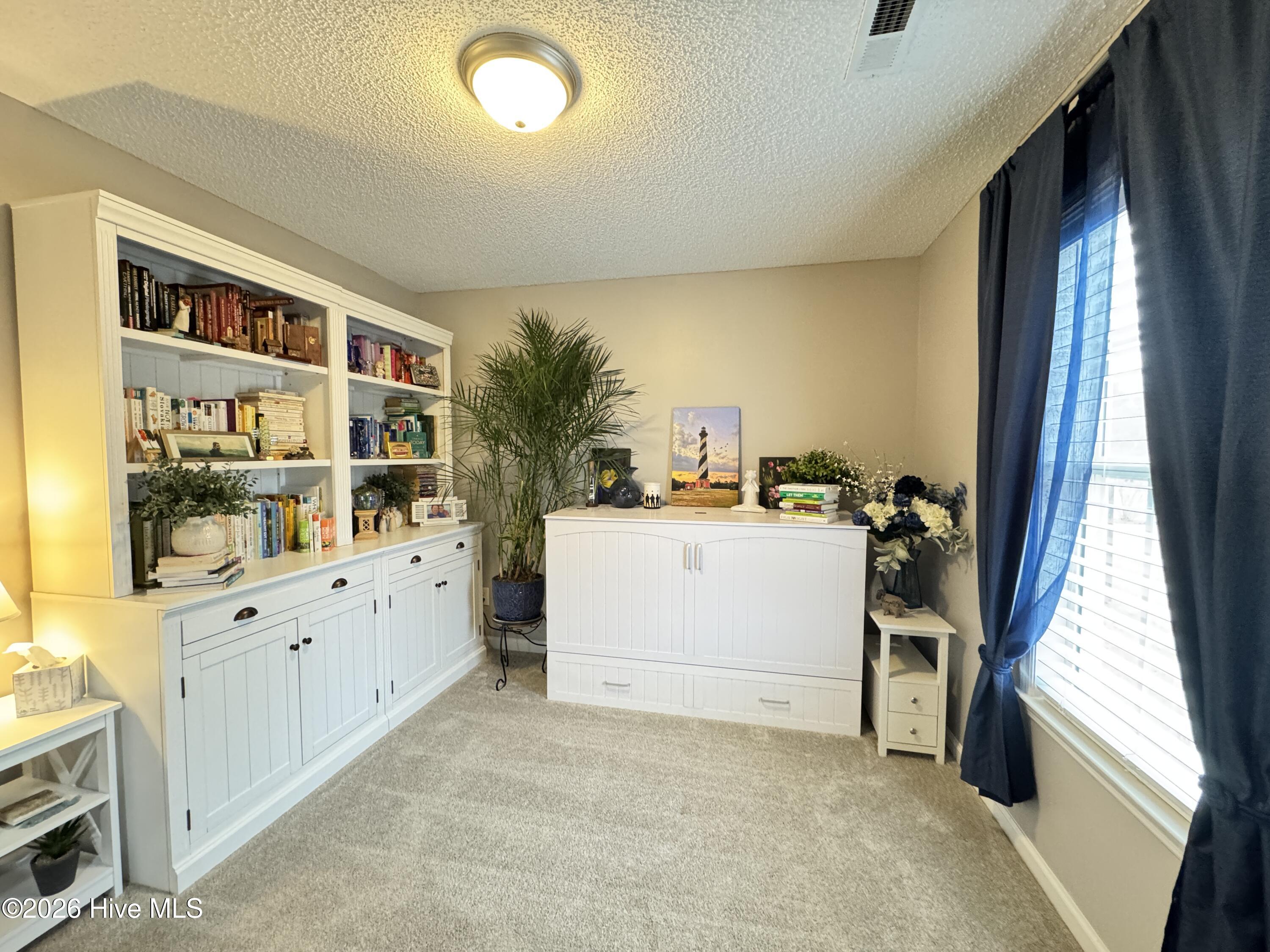 100551352 | Photo 32