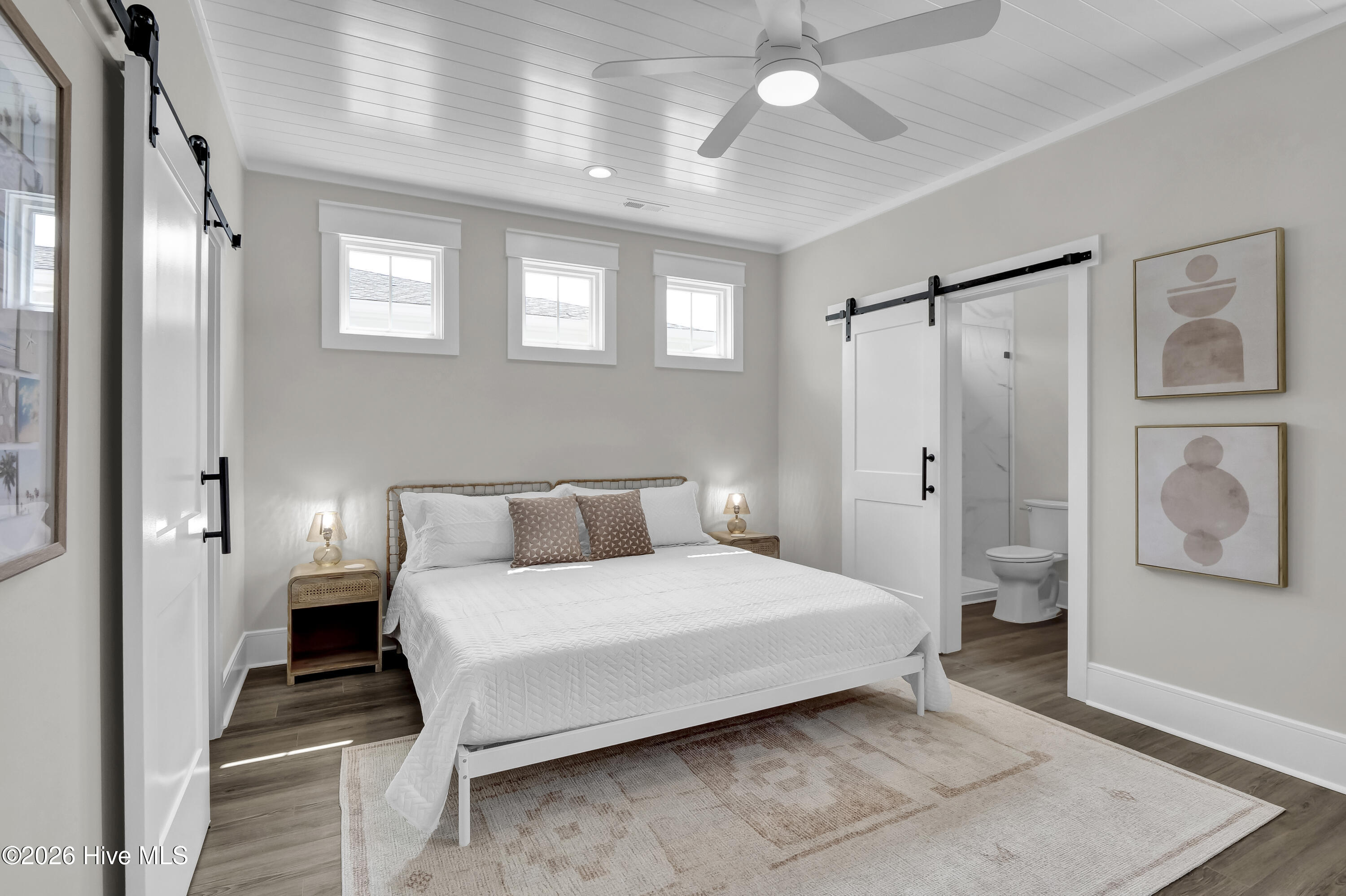 100567892 | Photo 28