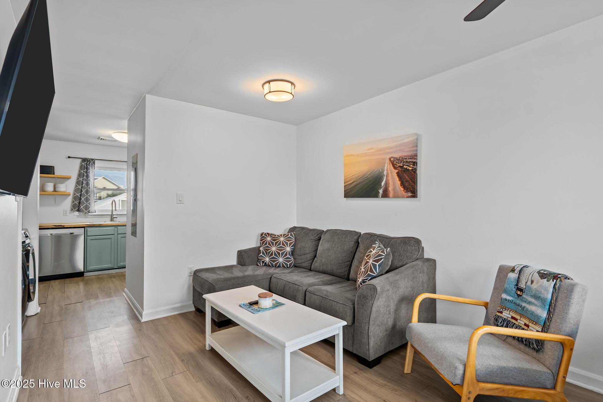 100544620 | Photo 11