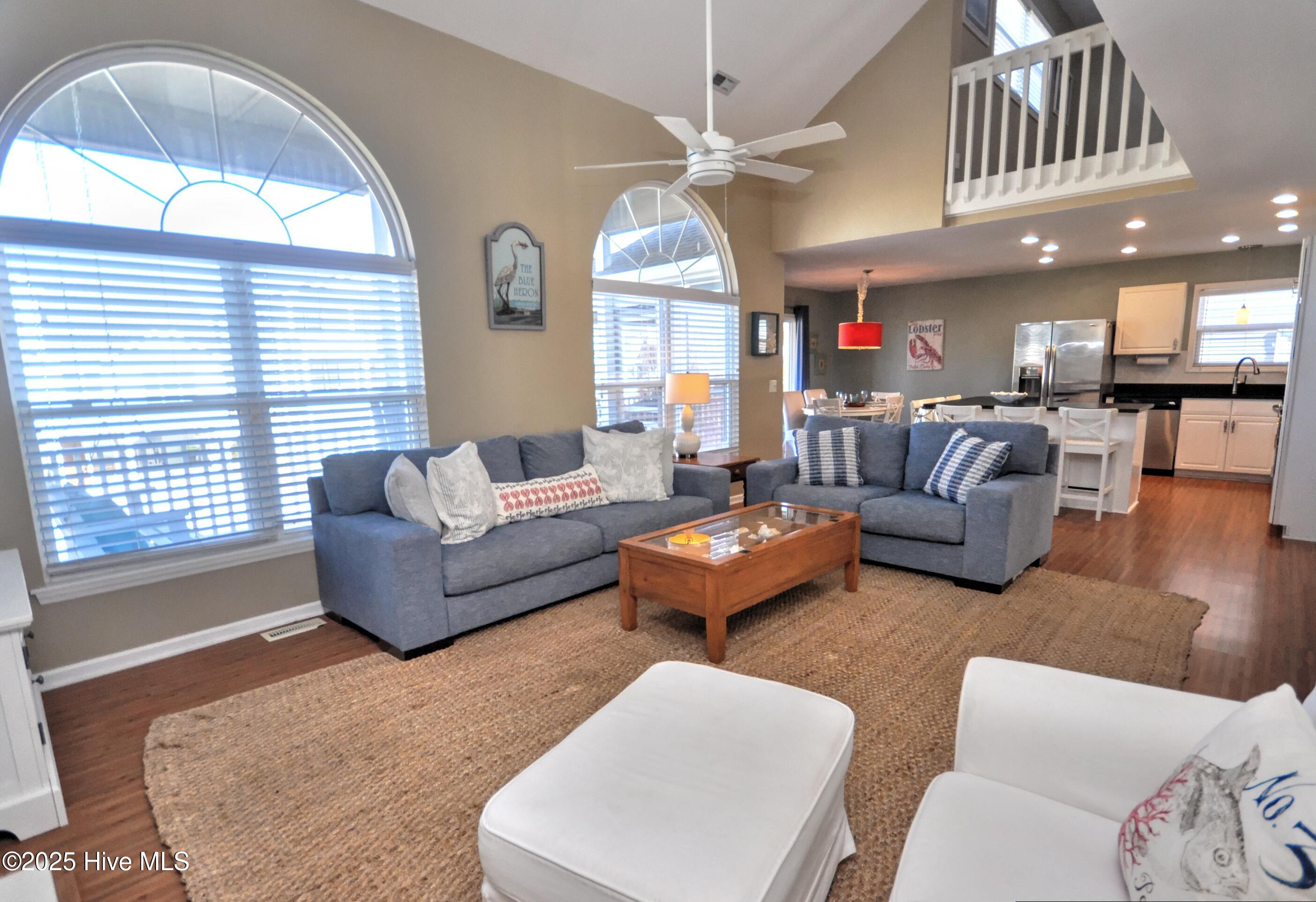 100545974 | Photo 10