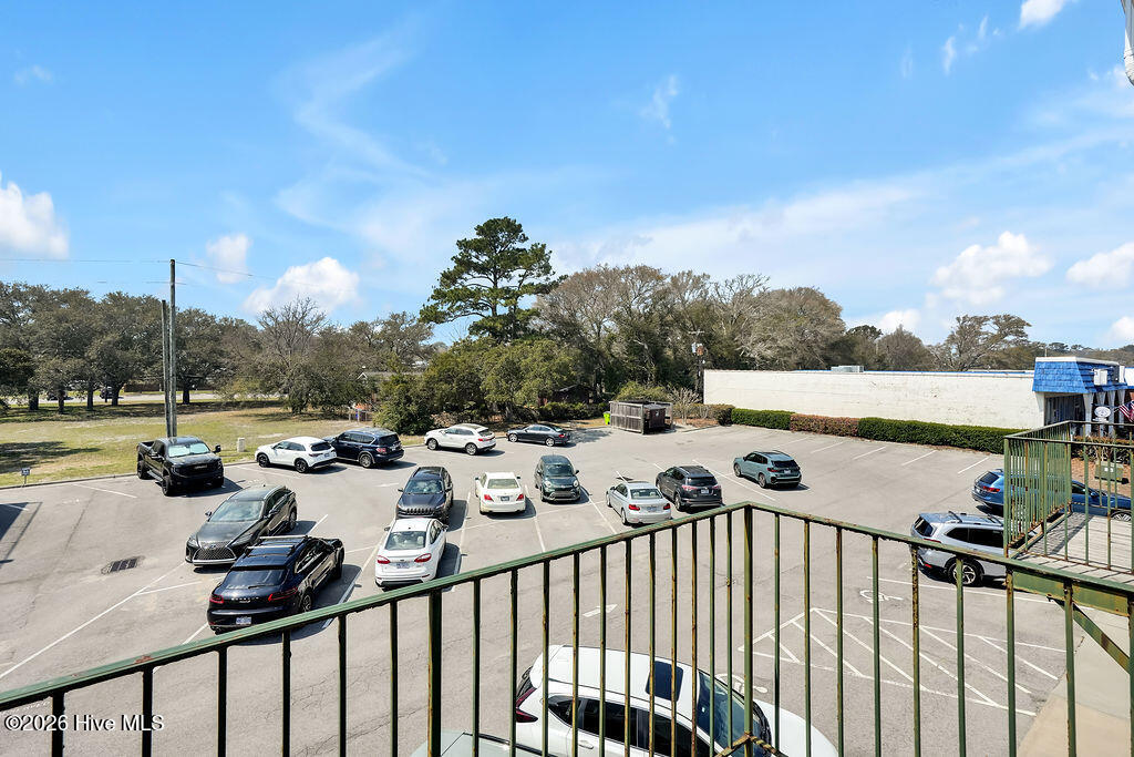 100562852 | Photo 25