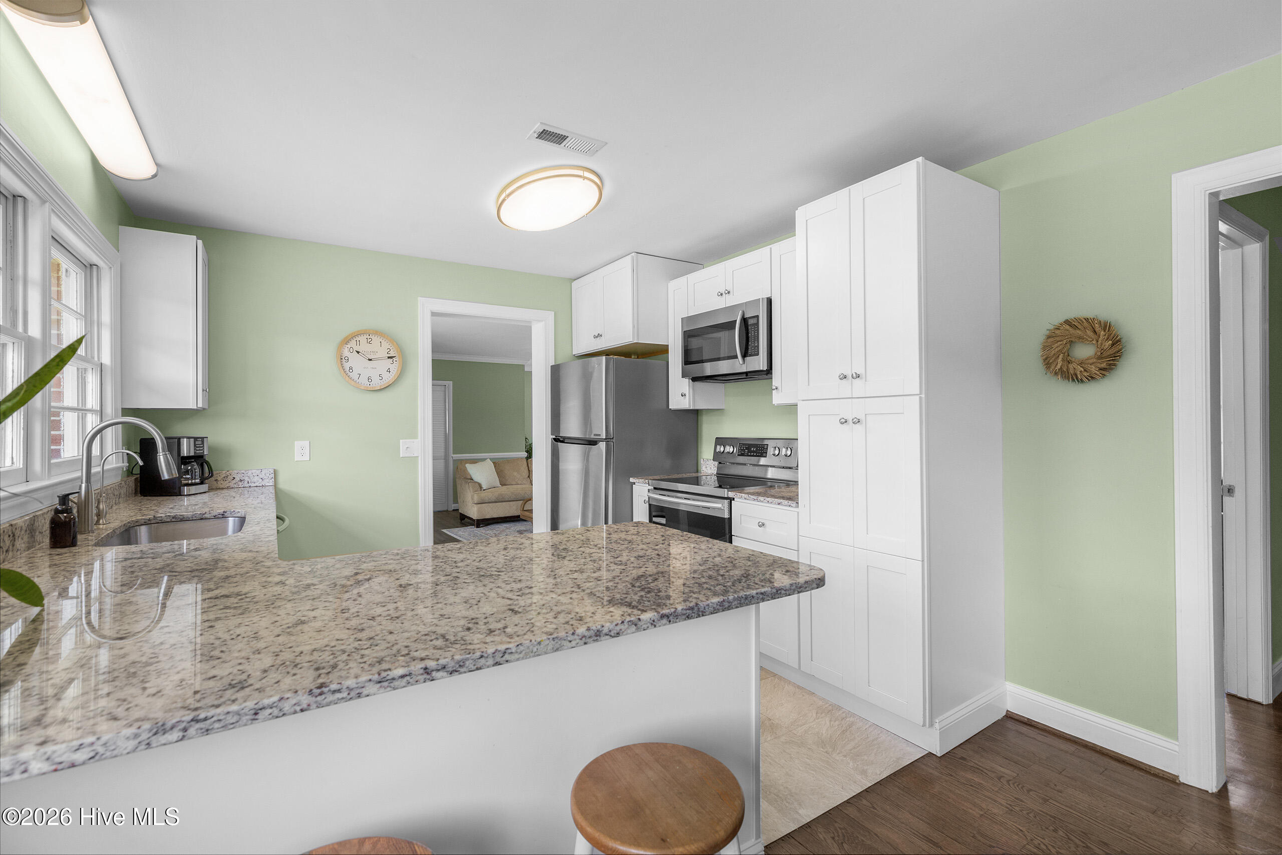 100567533 | Photo 12