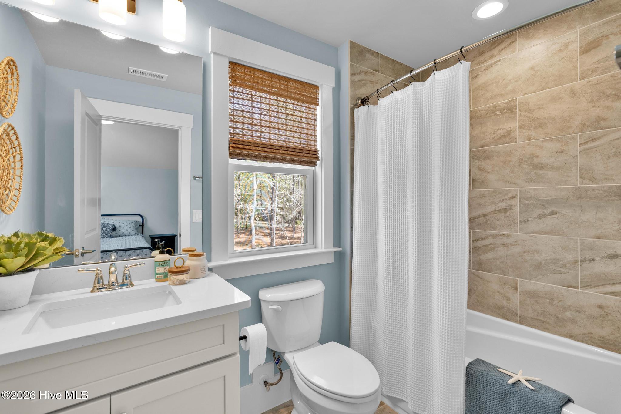 100564627 | Photo 39