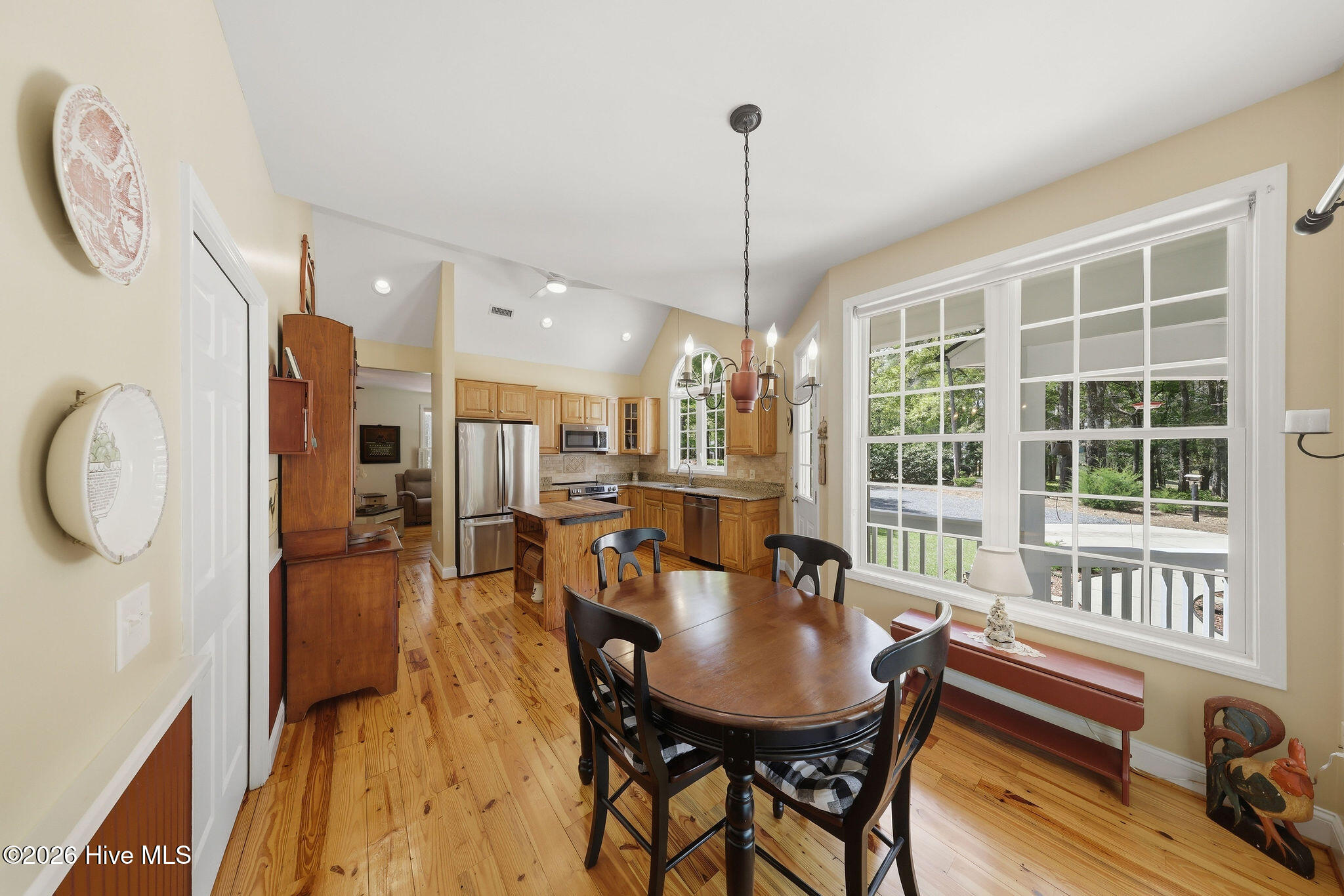 100567375 | Photo 20