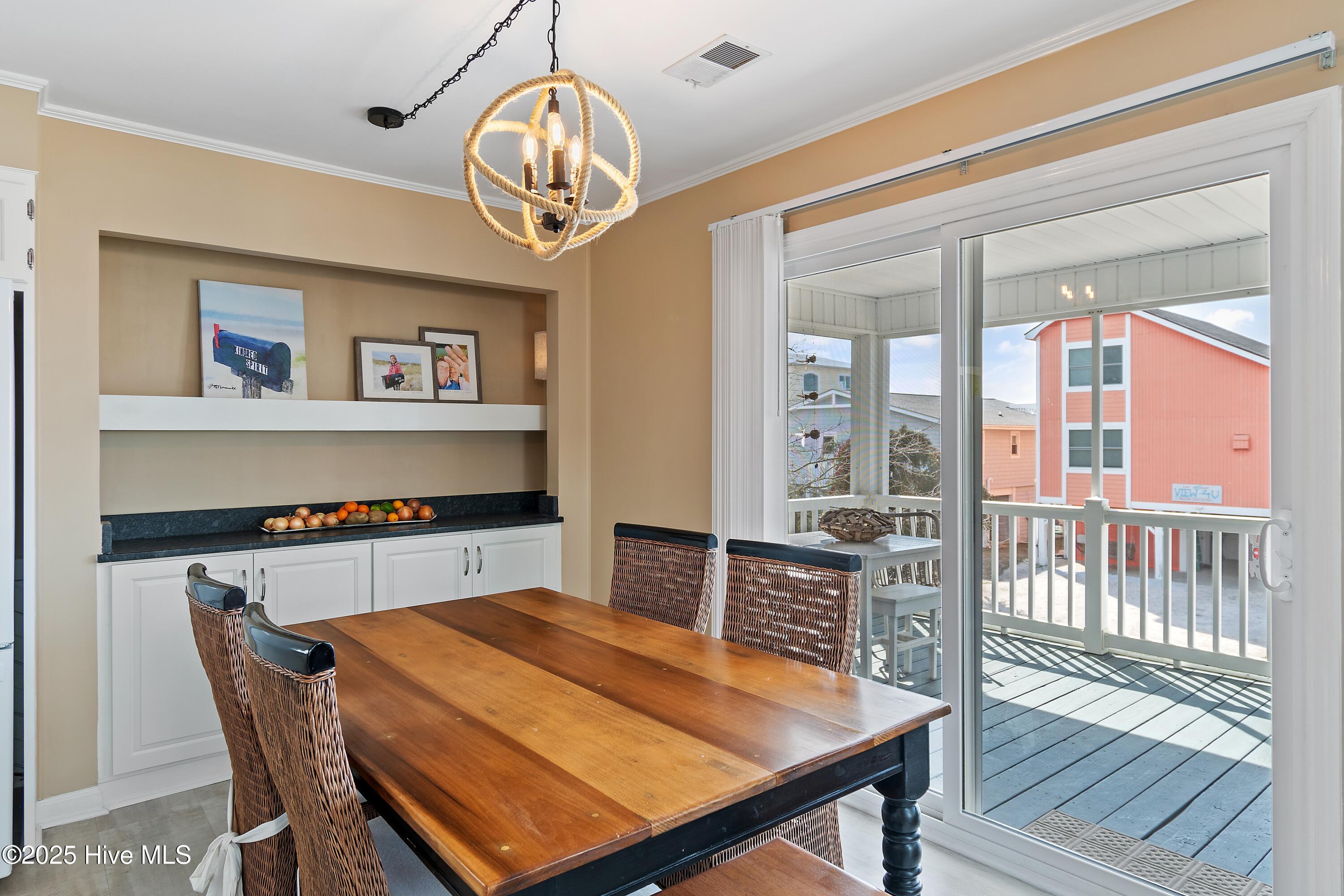 100520604 | Photo 22