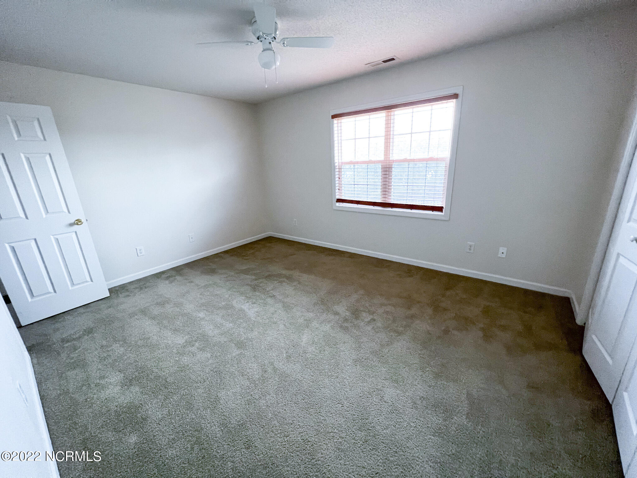 100549585 | Photo 11