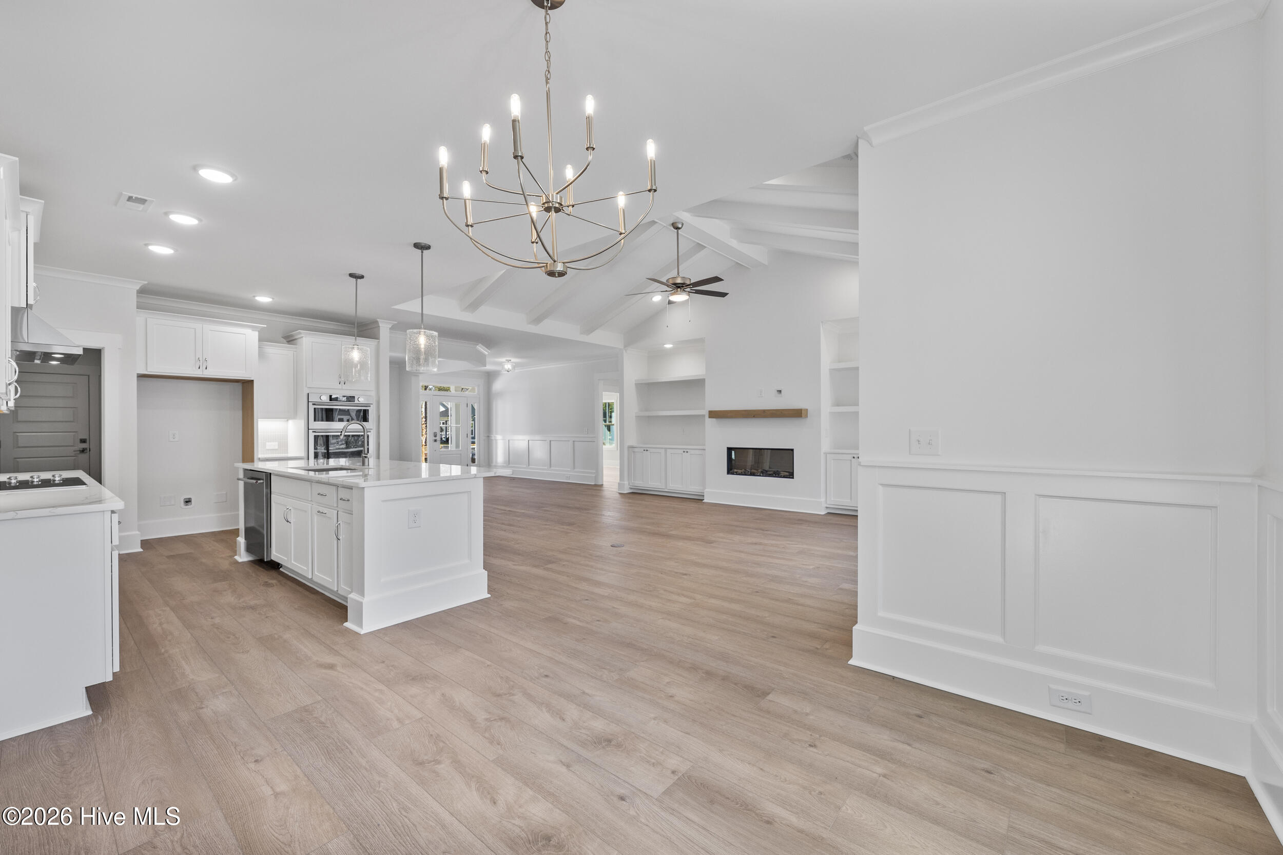 100554696 | Photo 24