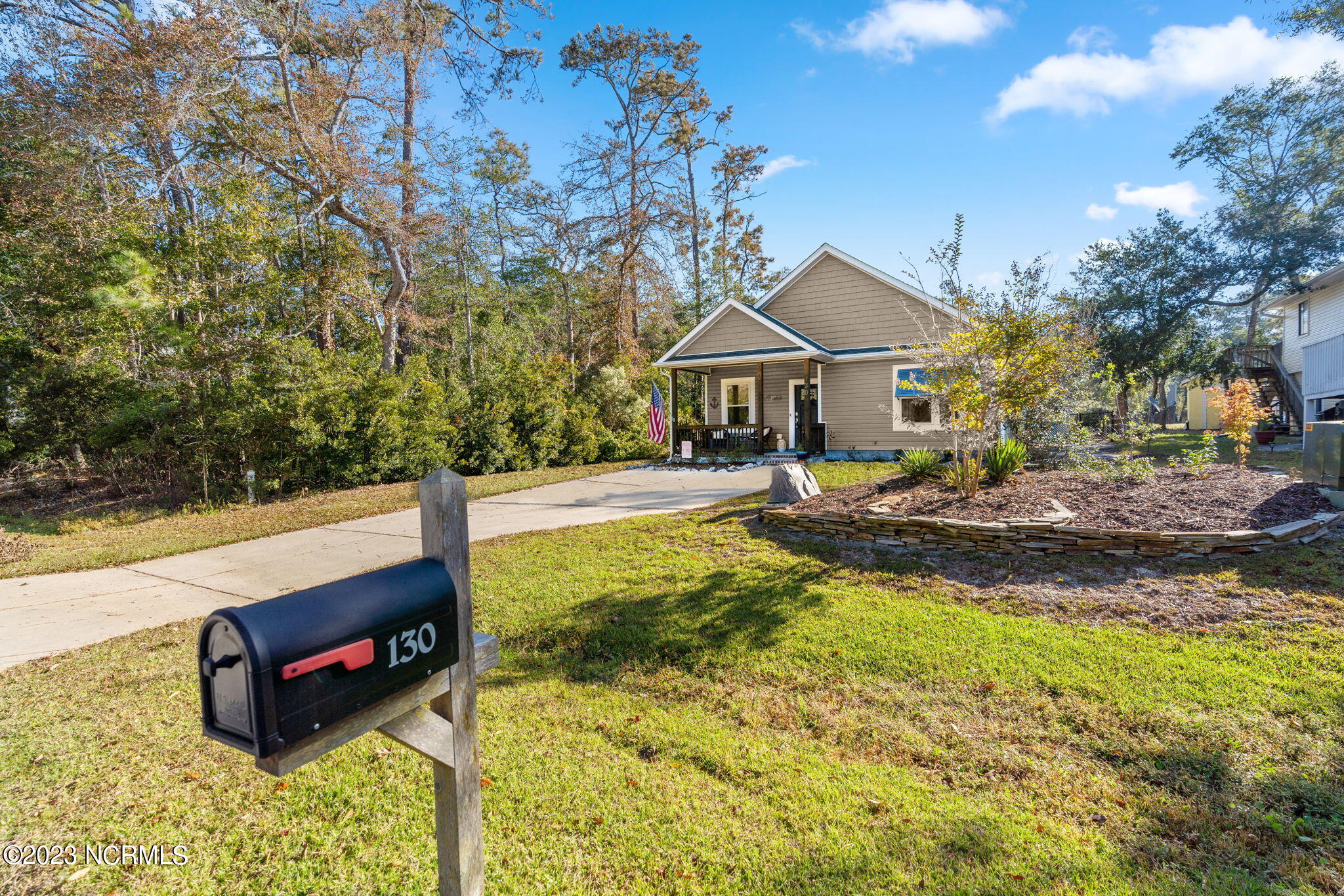 100568297 | Photo 30