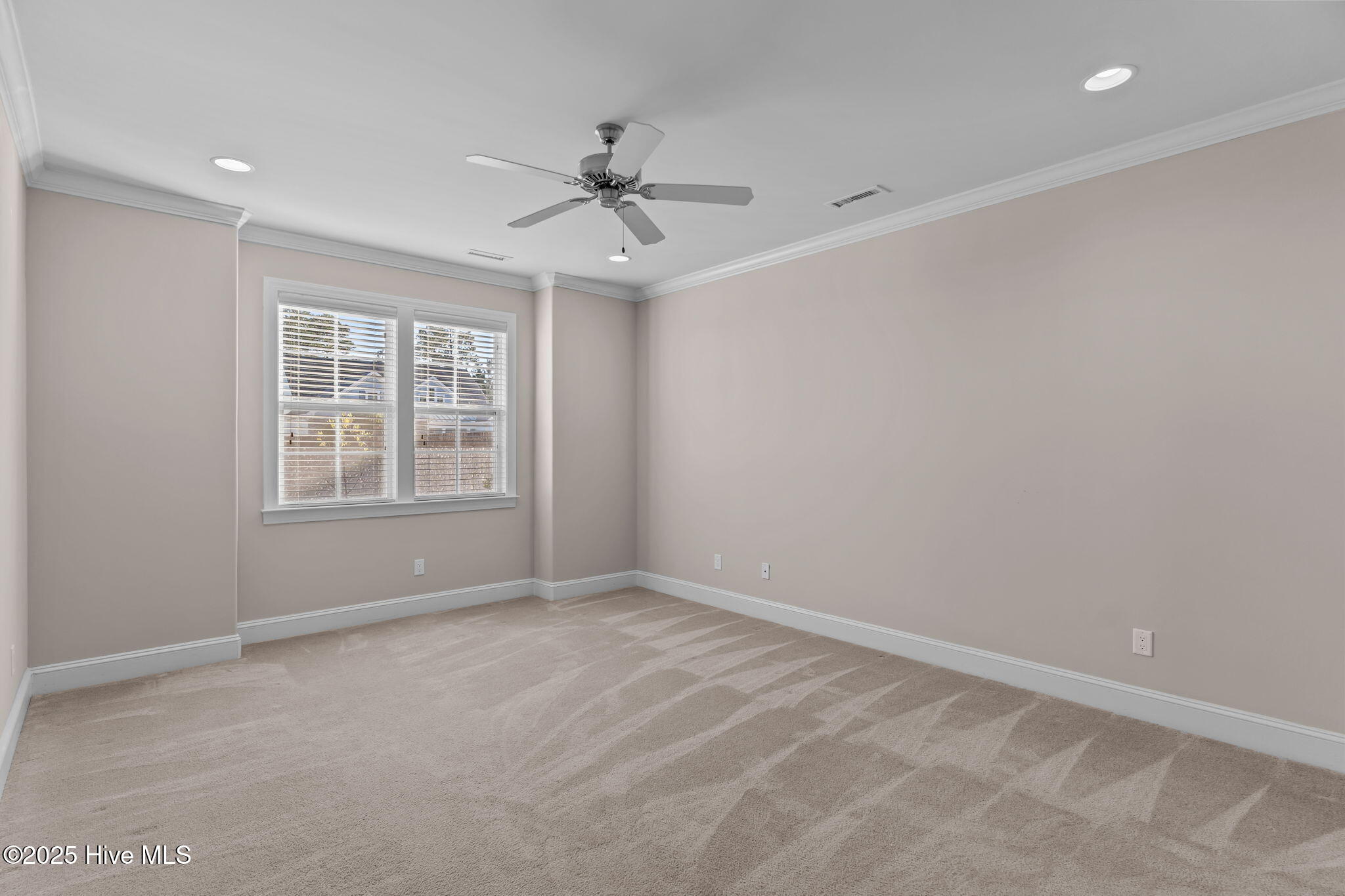 100536953 | Photo 29