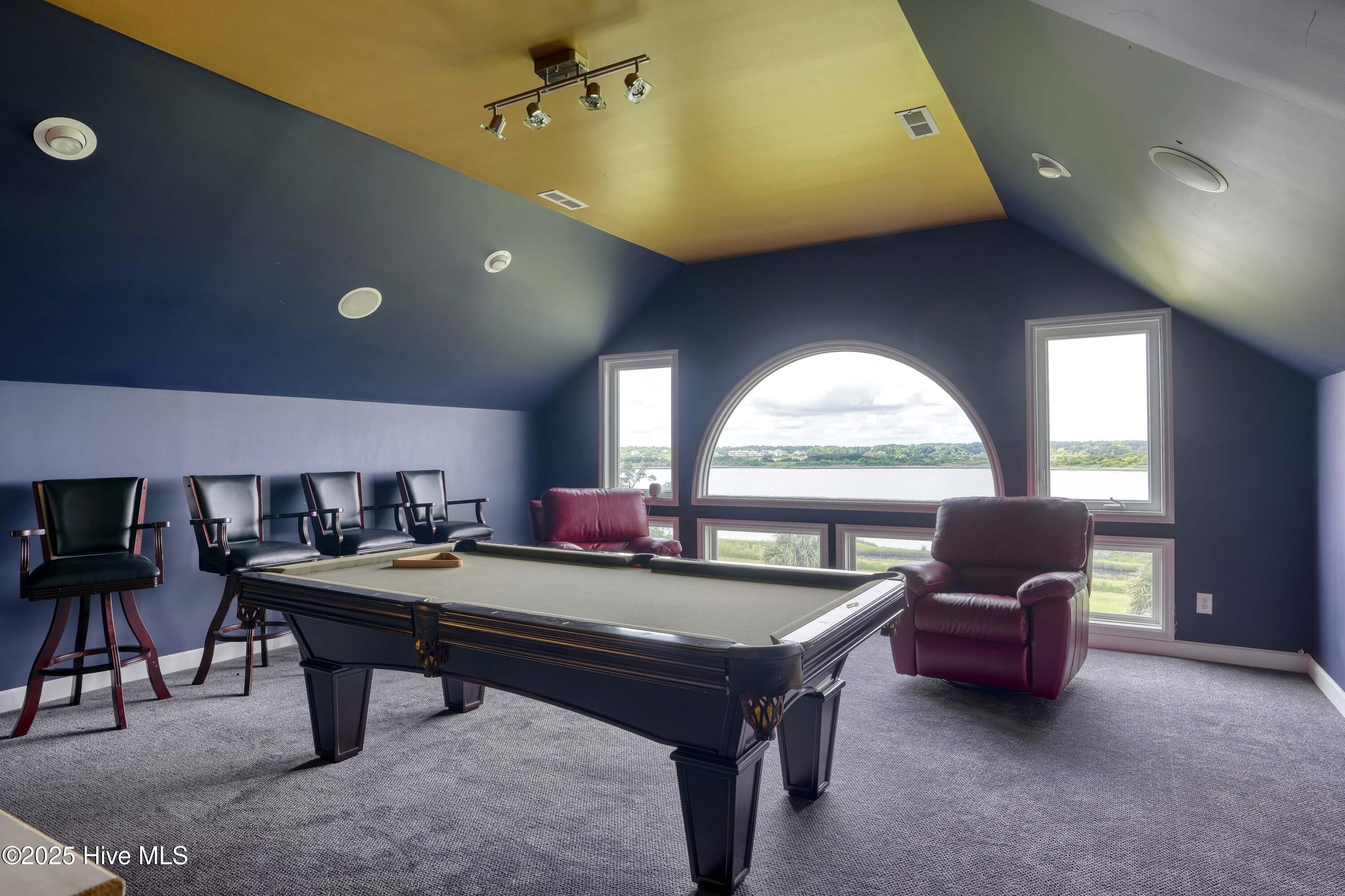 100512986 | Photo 55