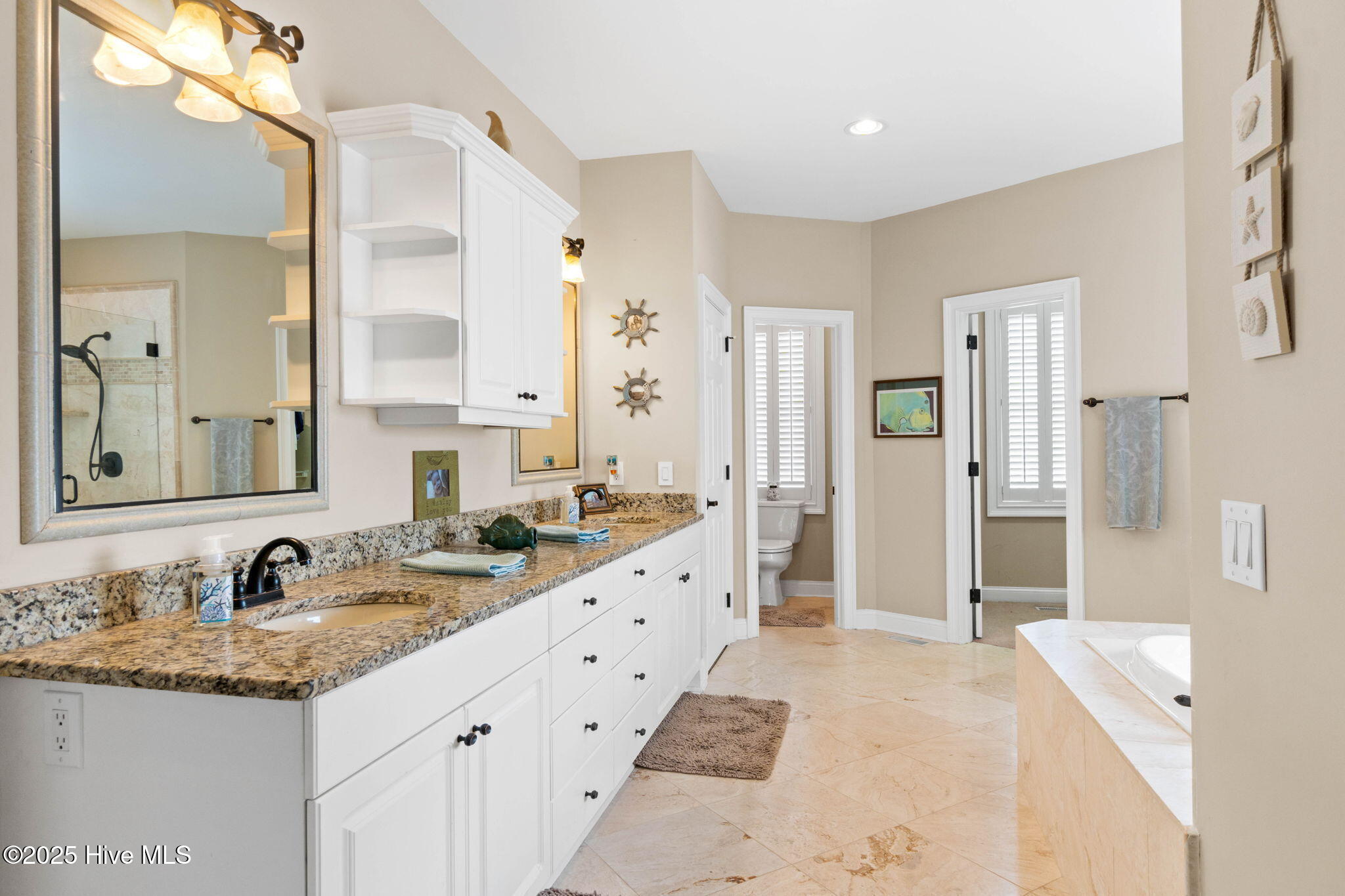 100543695 | Photo 48