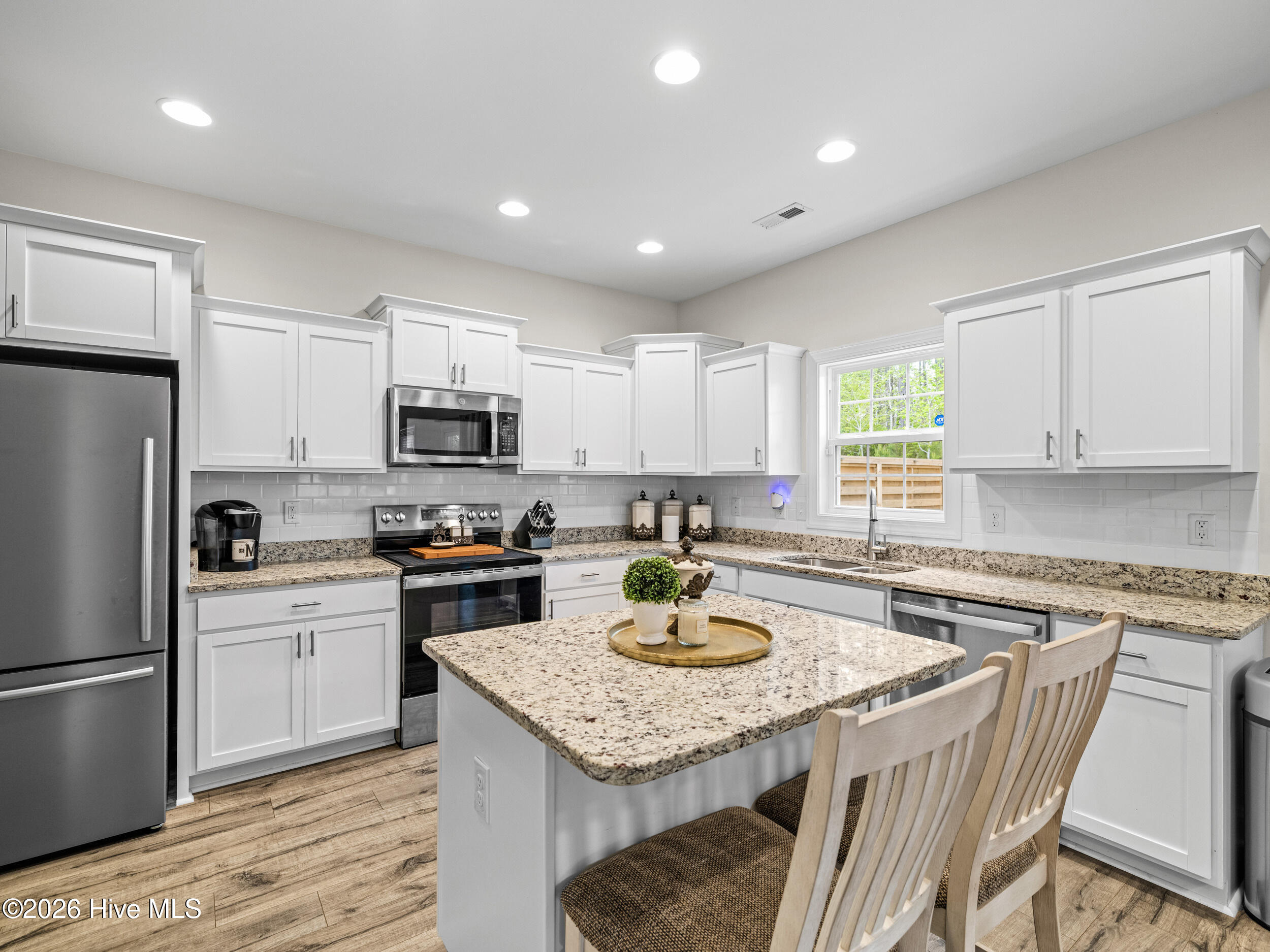 100569509 | Photo 18