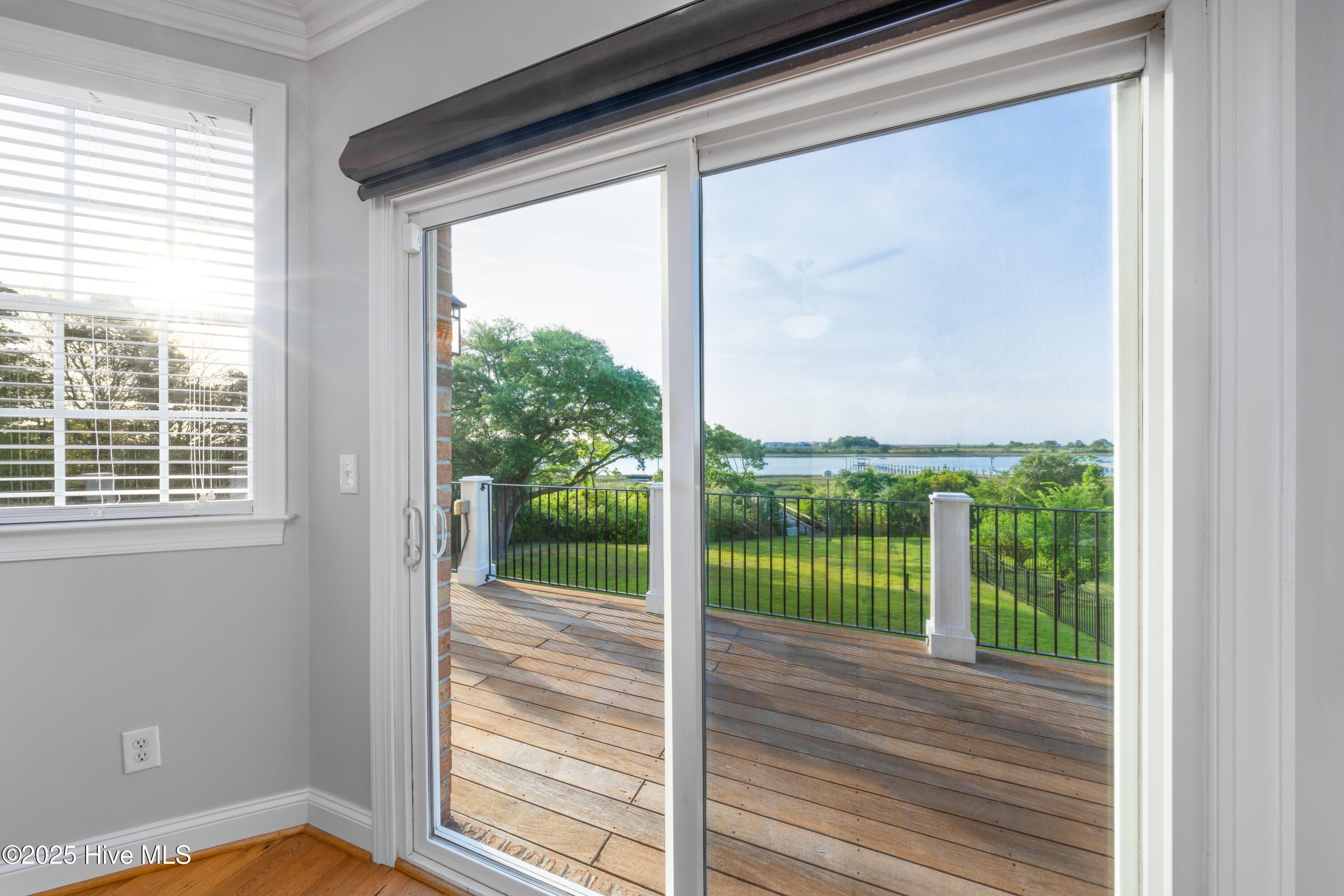 100506223 | Photo 39