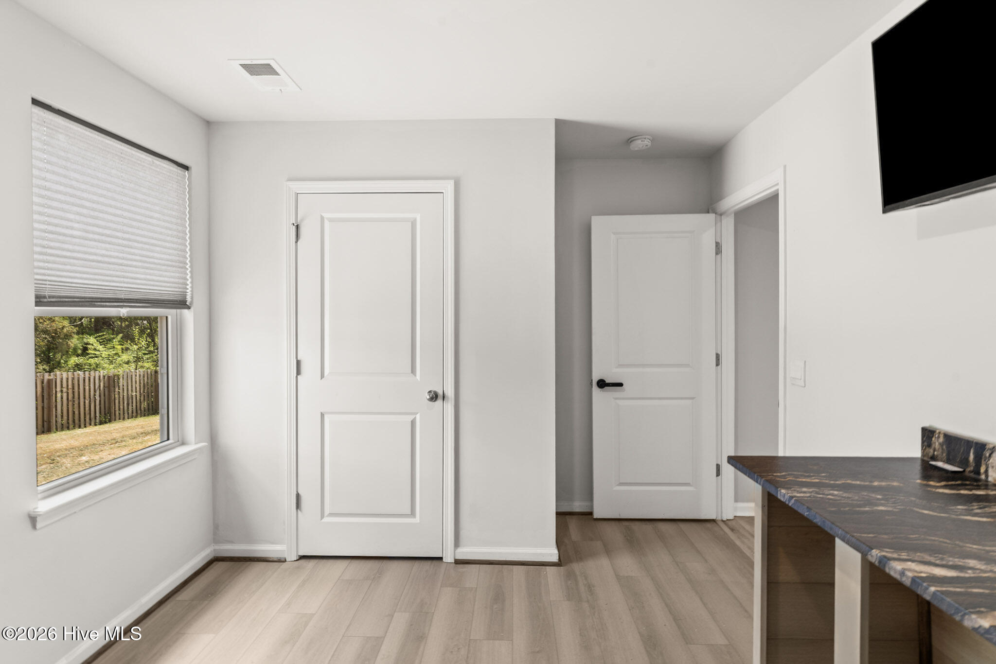 100566662 | Photo 44