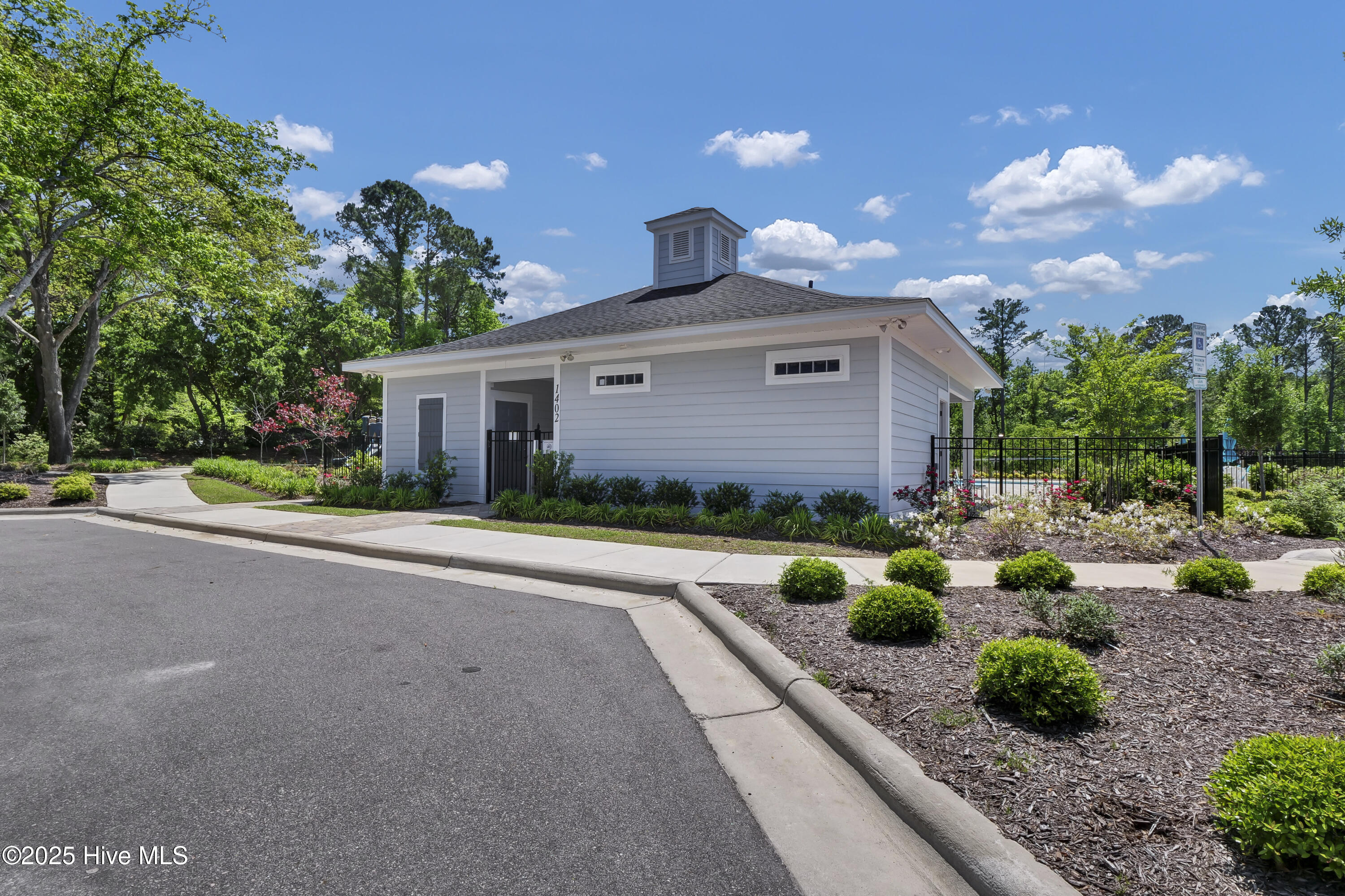 100532723 | Photo 26