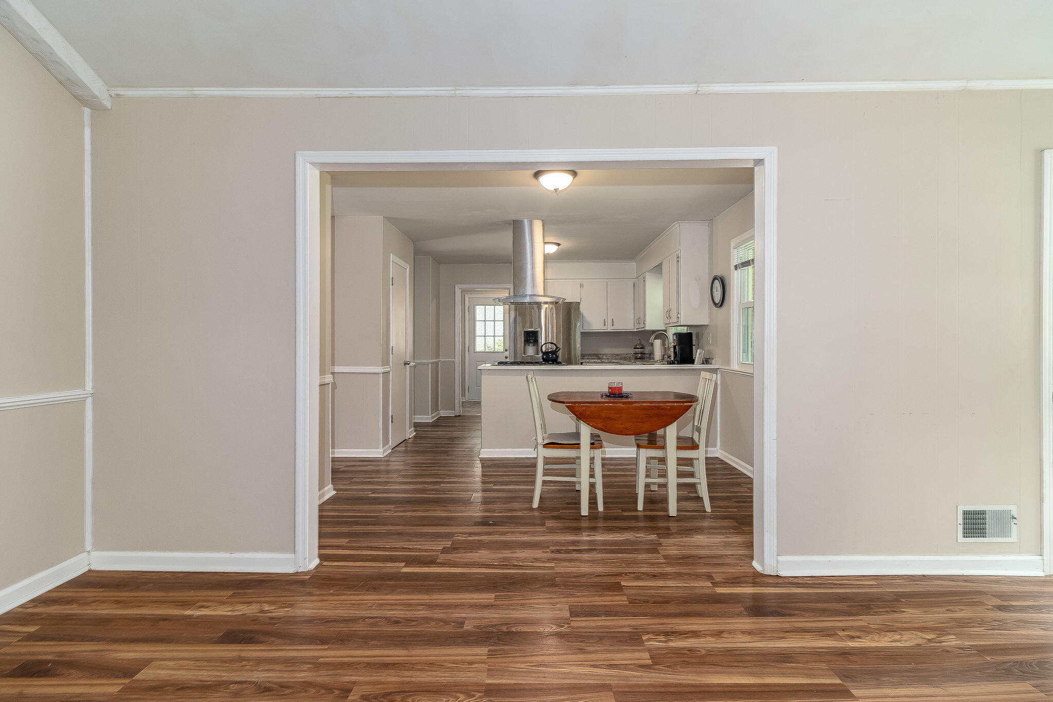 15-web-or-mls-105 DRESDEN DR A©--20