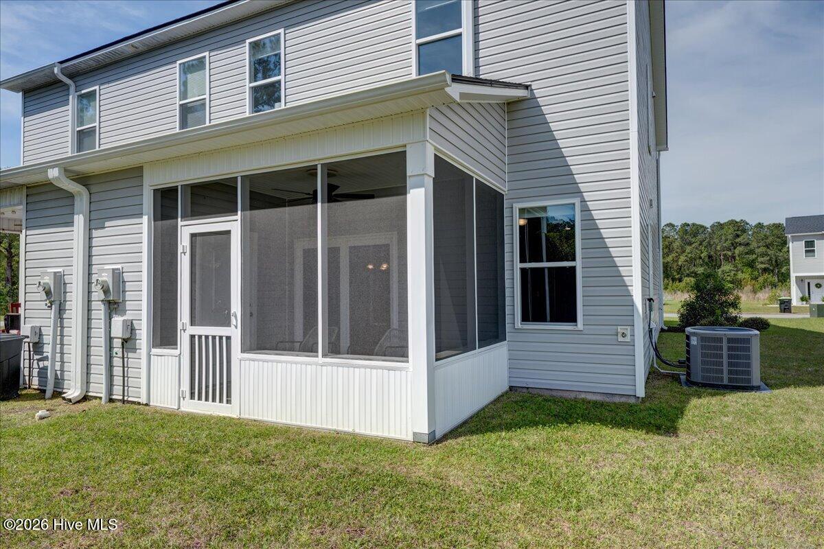 100567041 | Photo 21