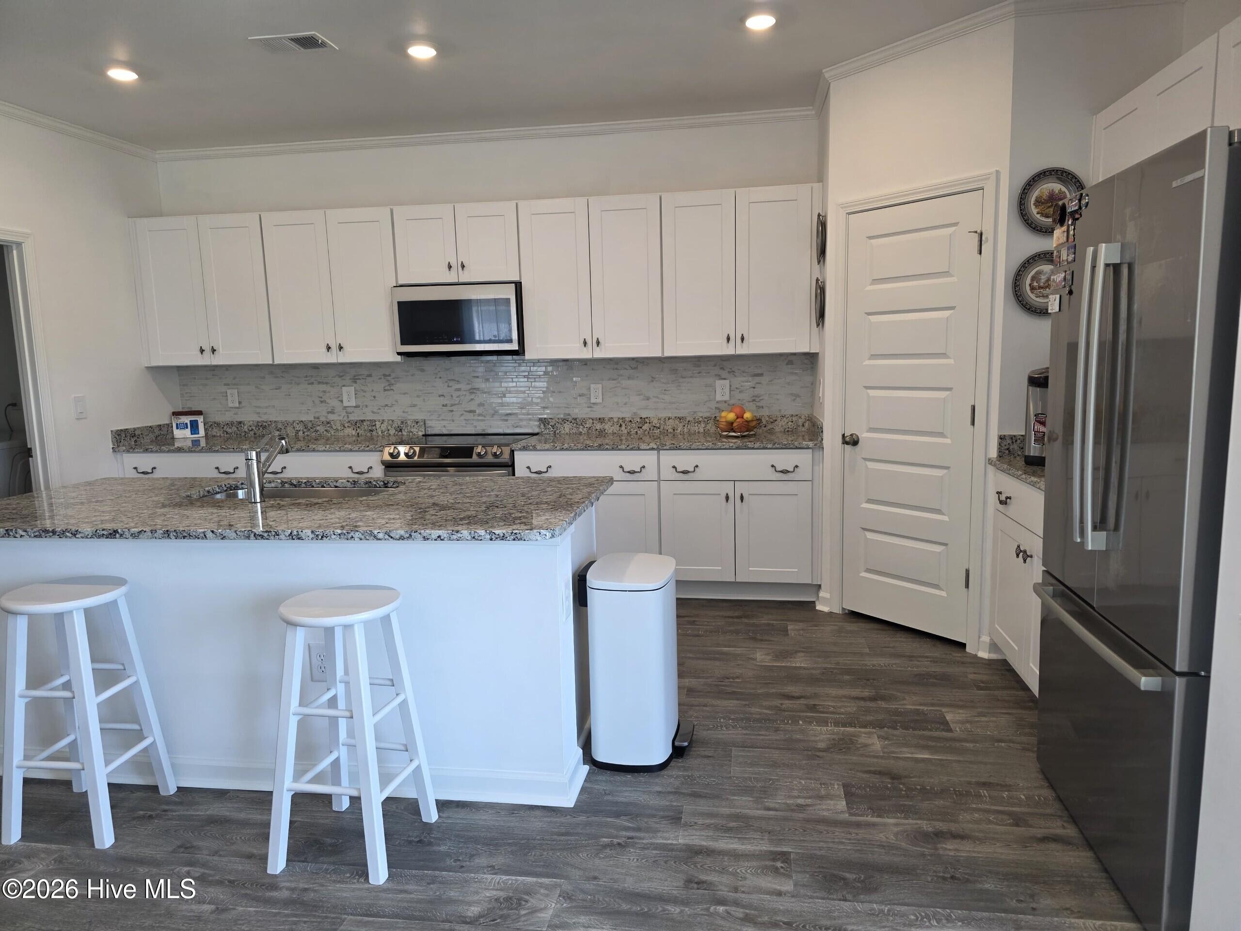 100563359 | Photo 10