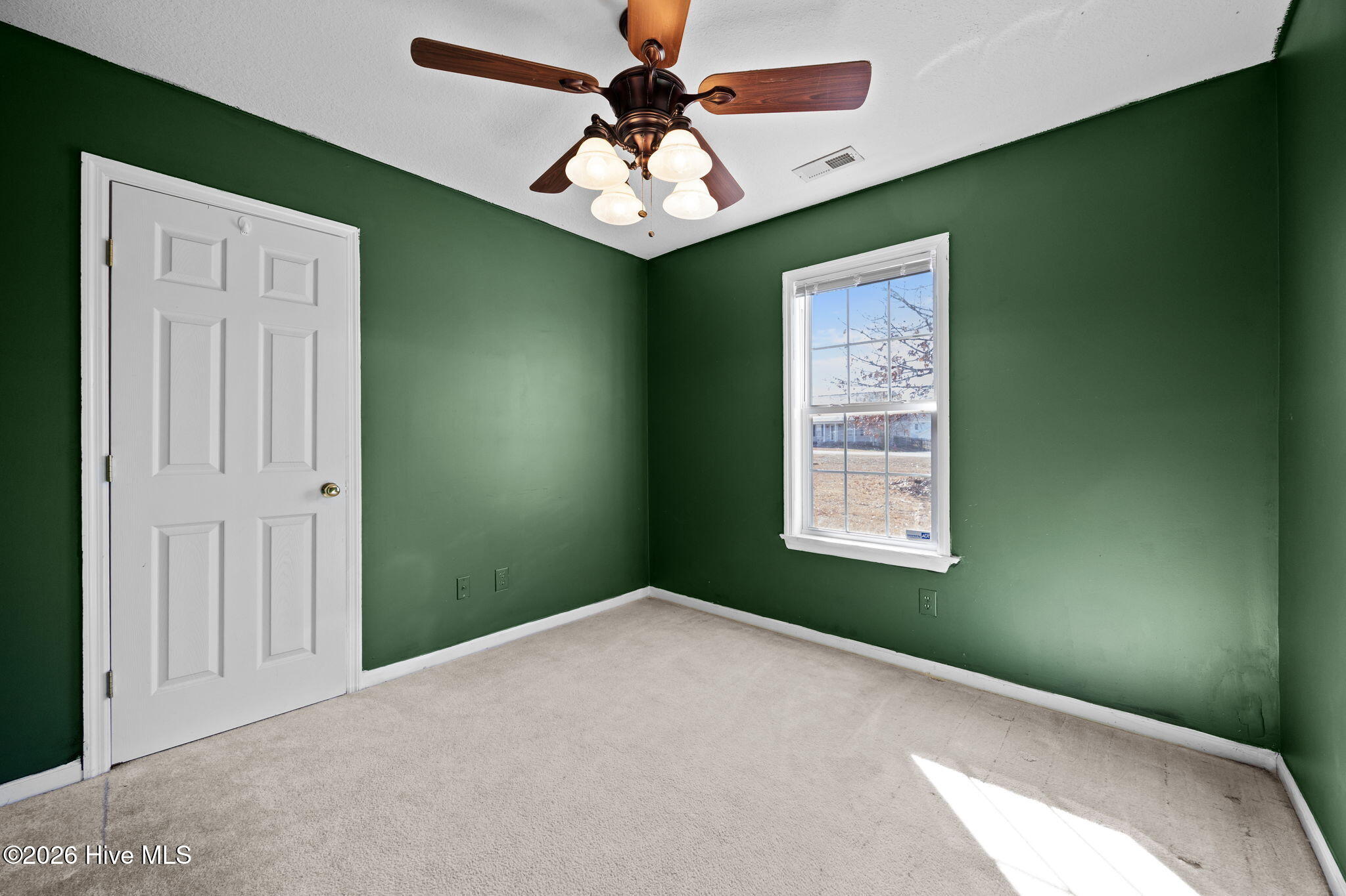 100550152 | Photo 26