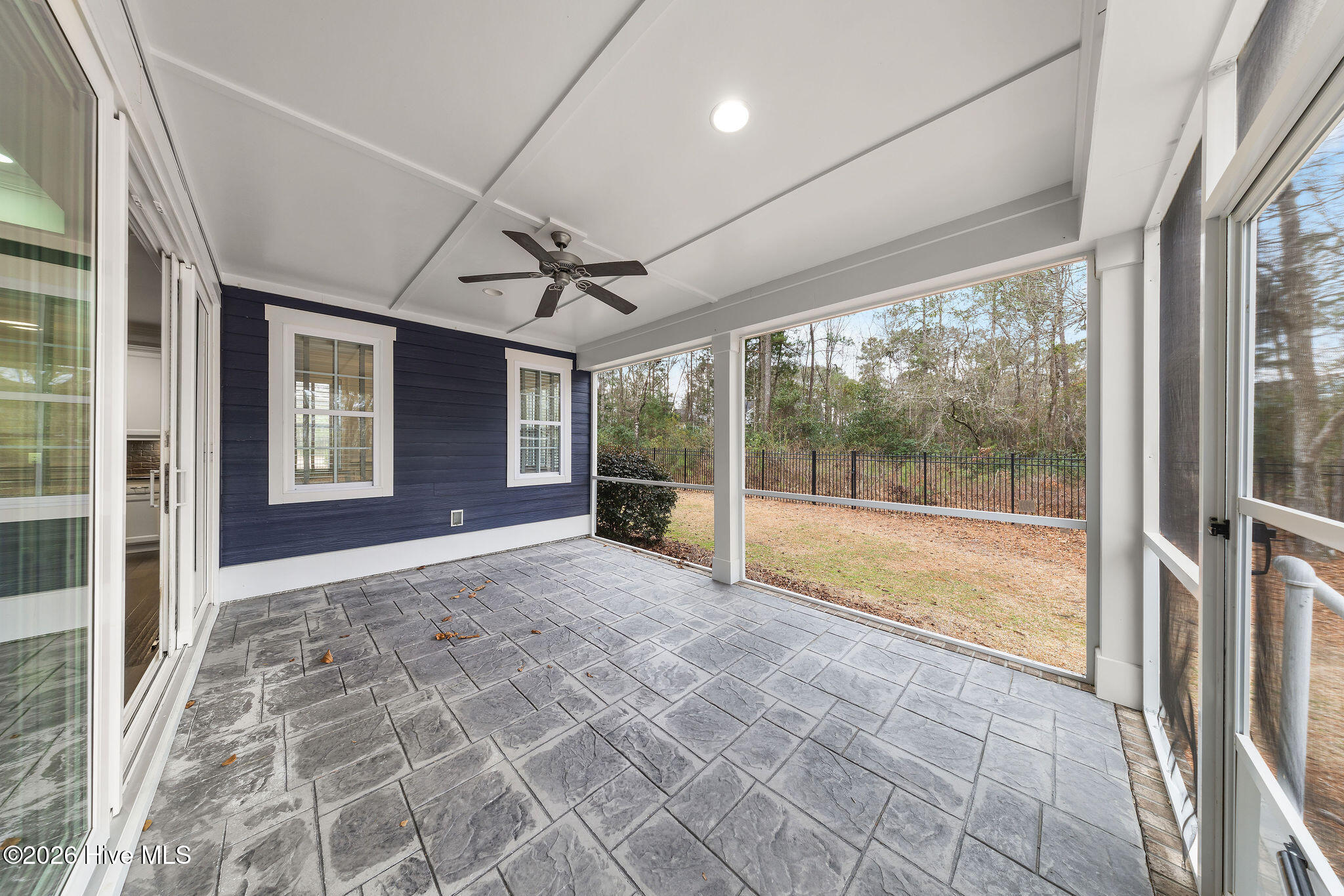 100554356 | Photo 22