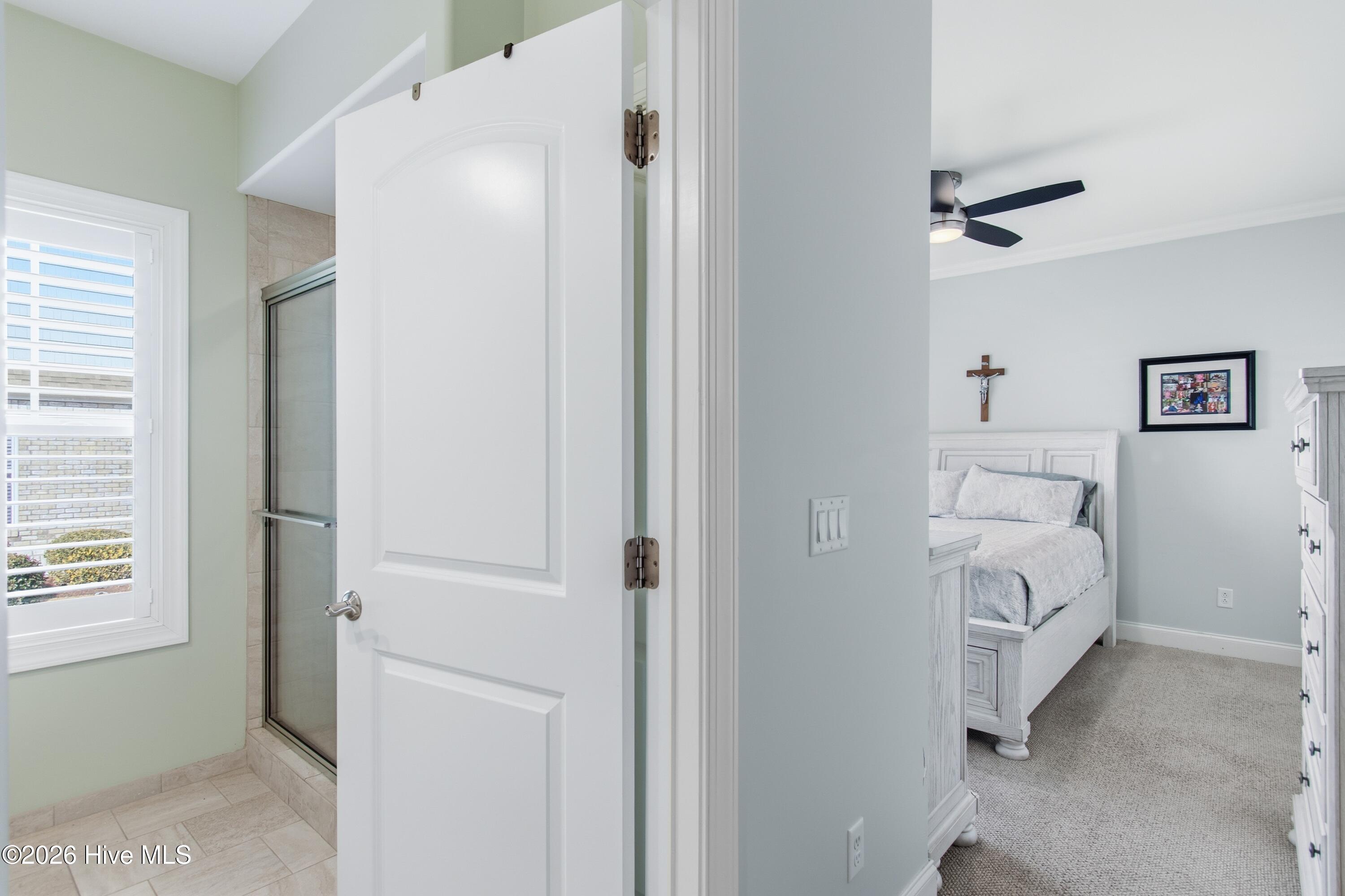 100548705 | Photo 50